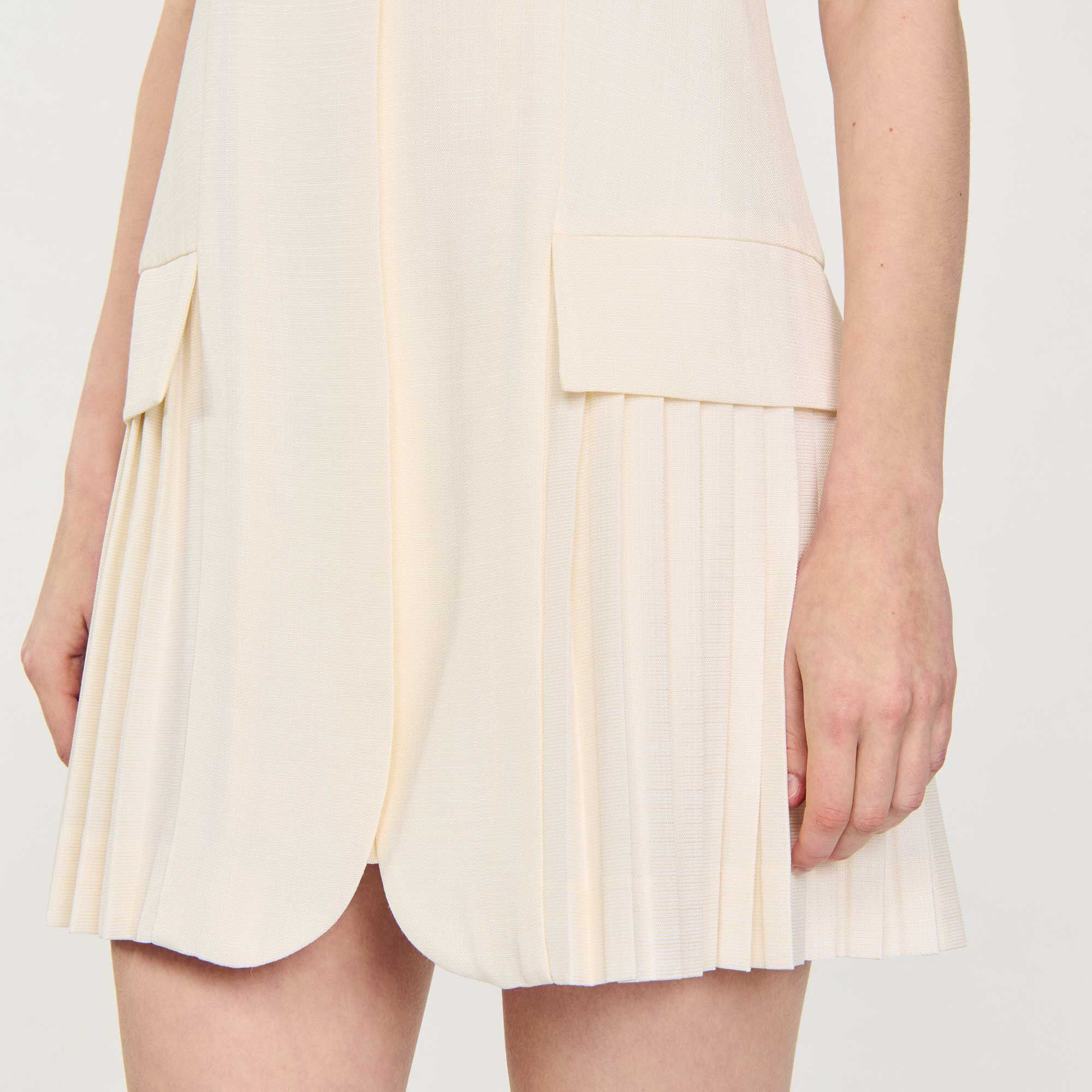 Robe courte tailleur plissée 