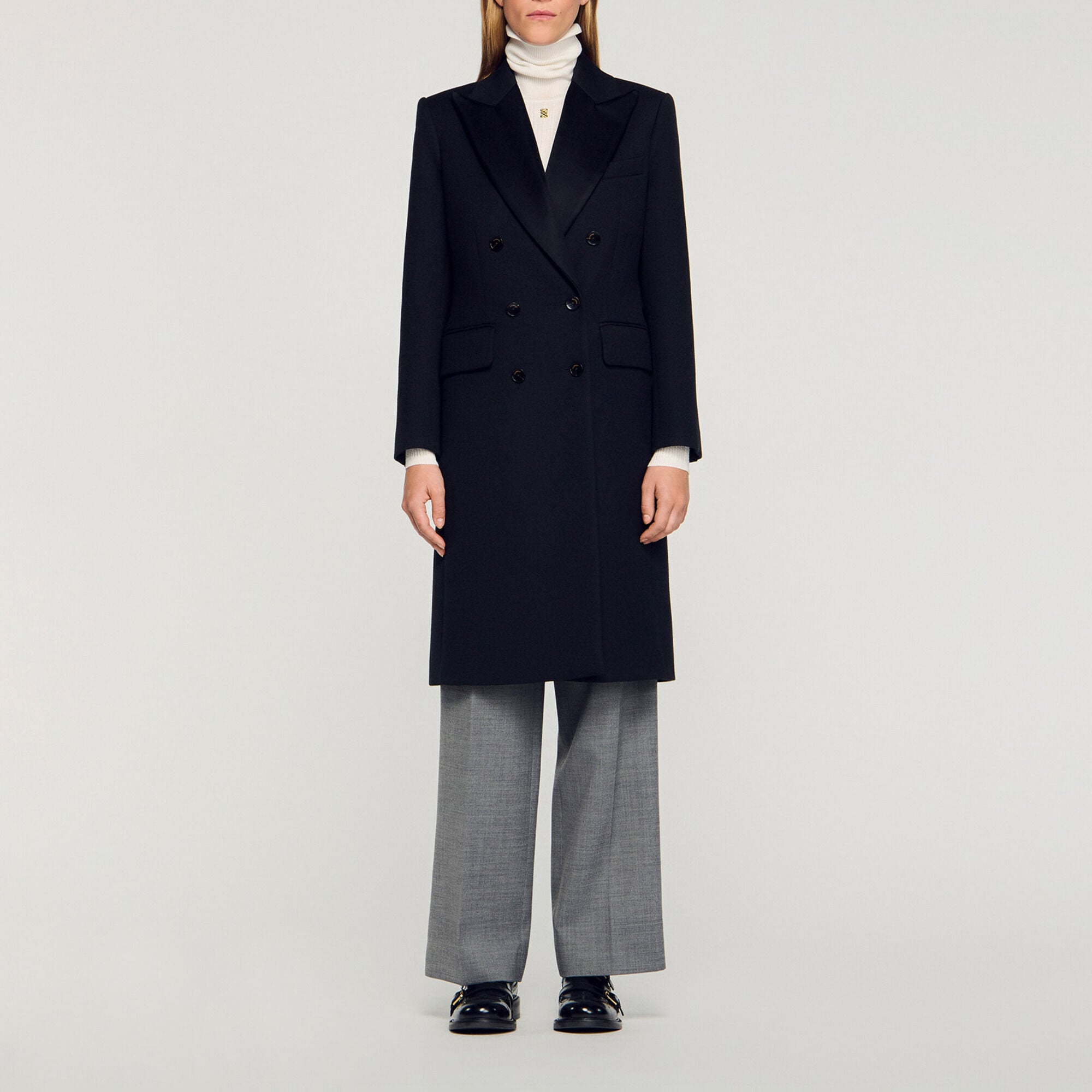 Manteau long &agrave; revers satin&eacute;s - Femme | Sandro Paris