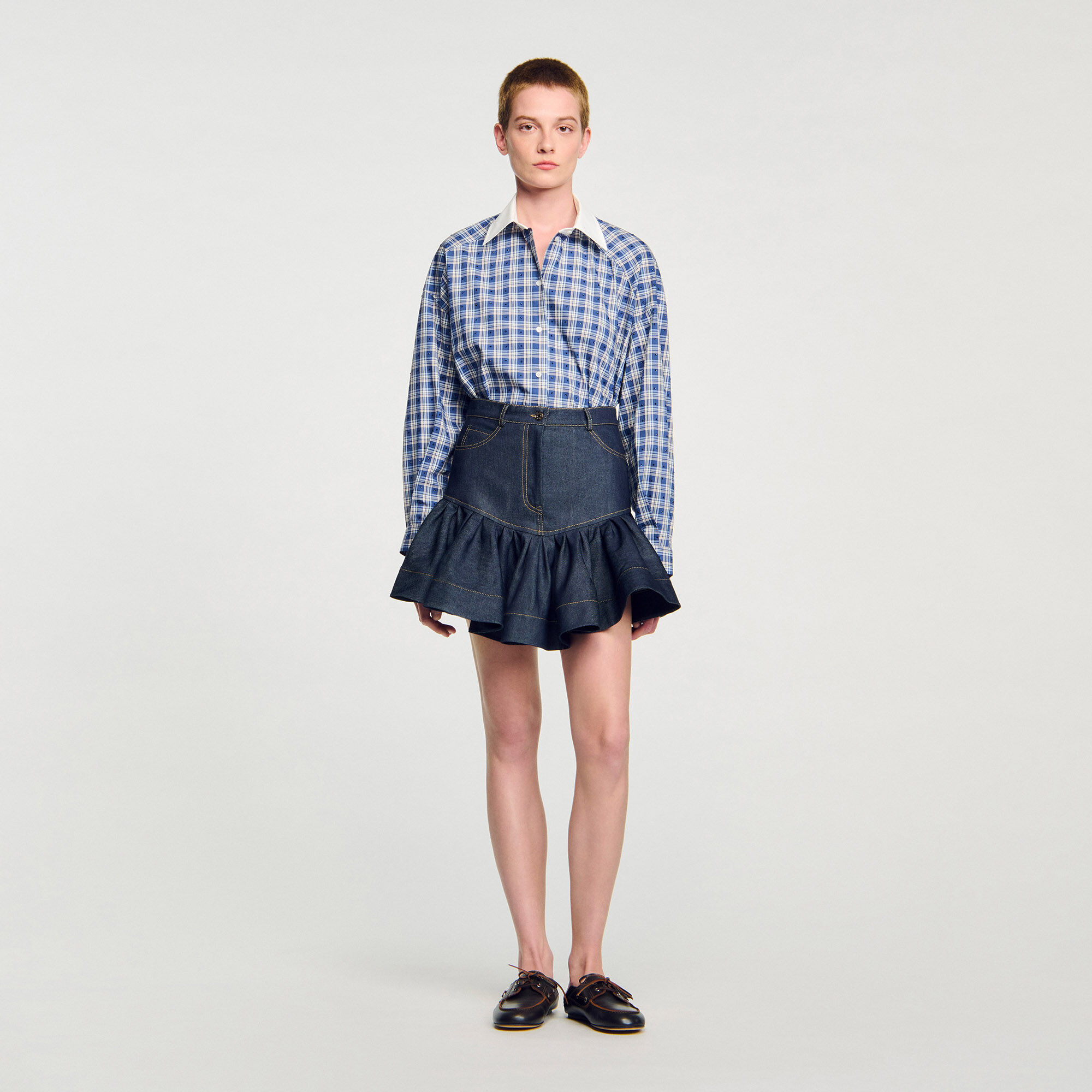 Jupe courte en denim à volants