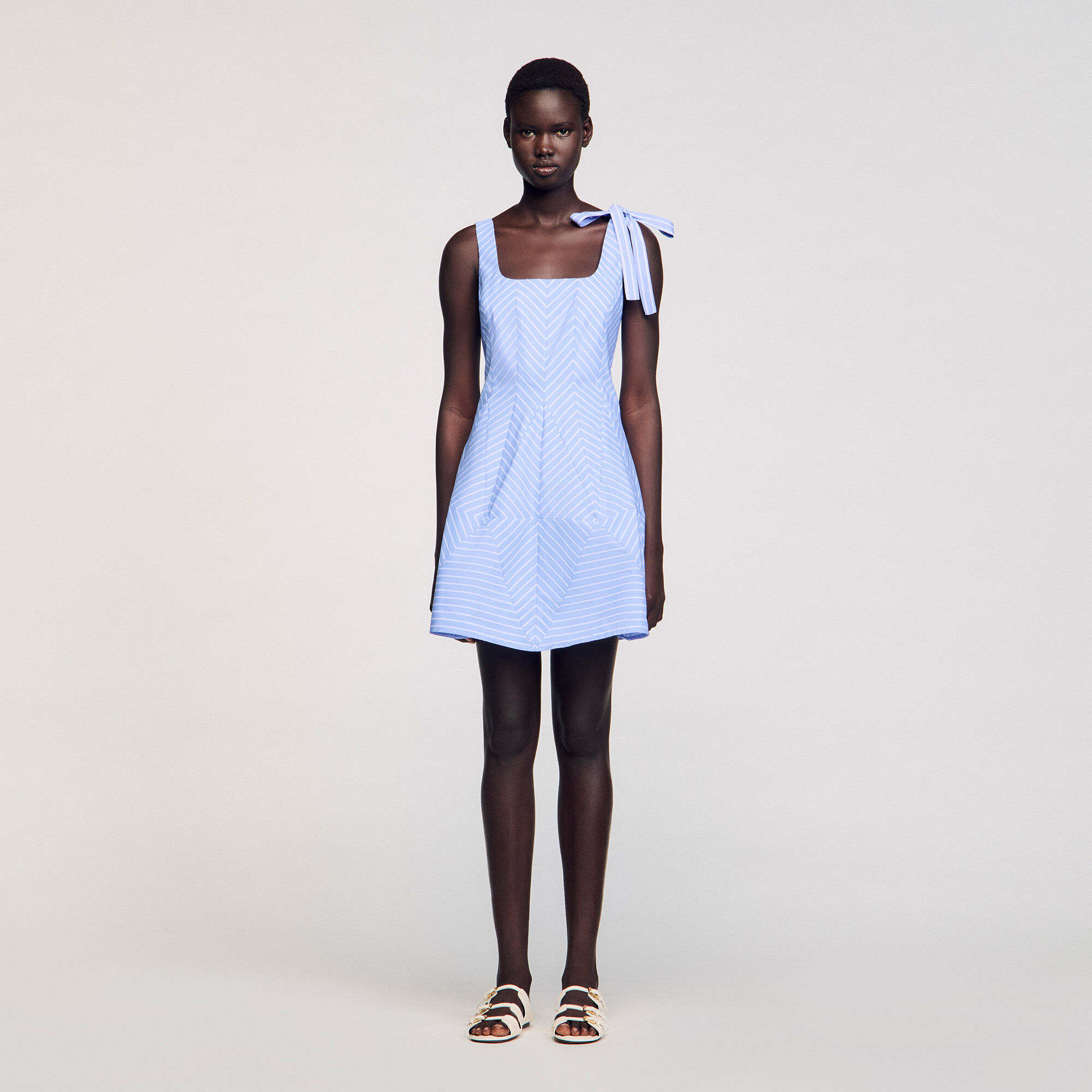 Robe courte à rayures