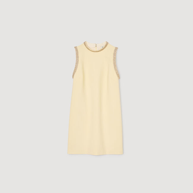 Robe courte à détails strassés