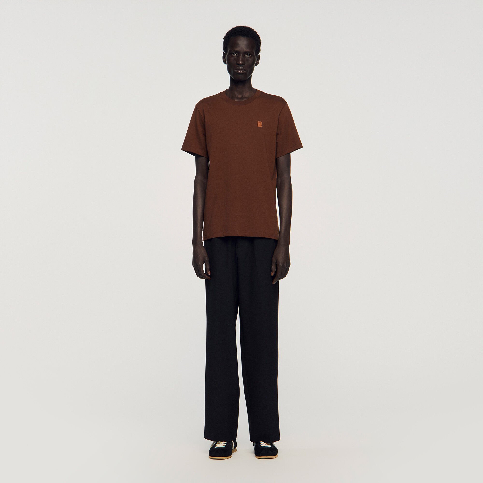 T-shirt &agrave; logo en cuir