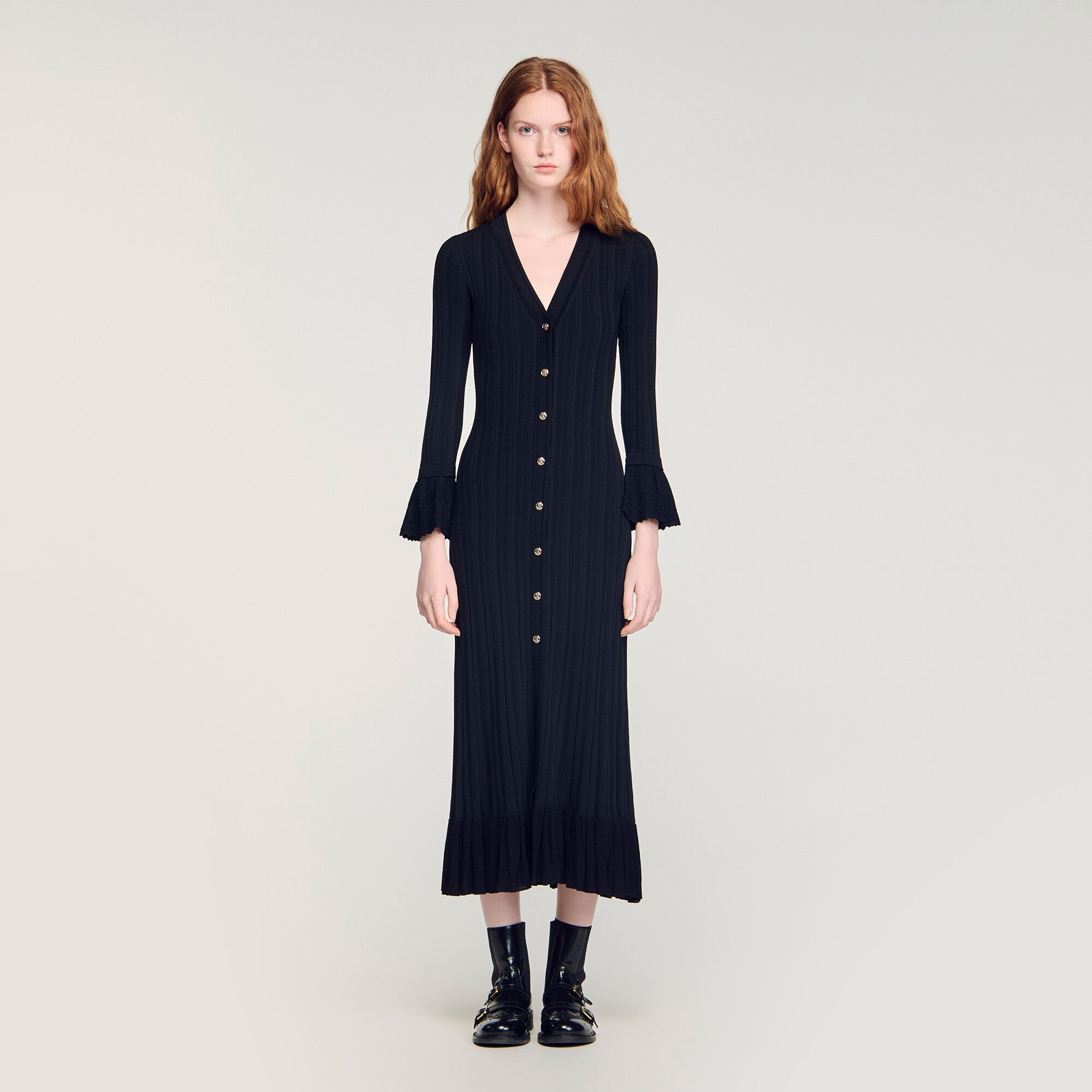 Robe longue en maille &agrave; volant