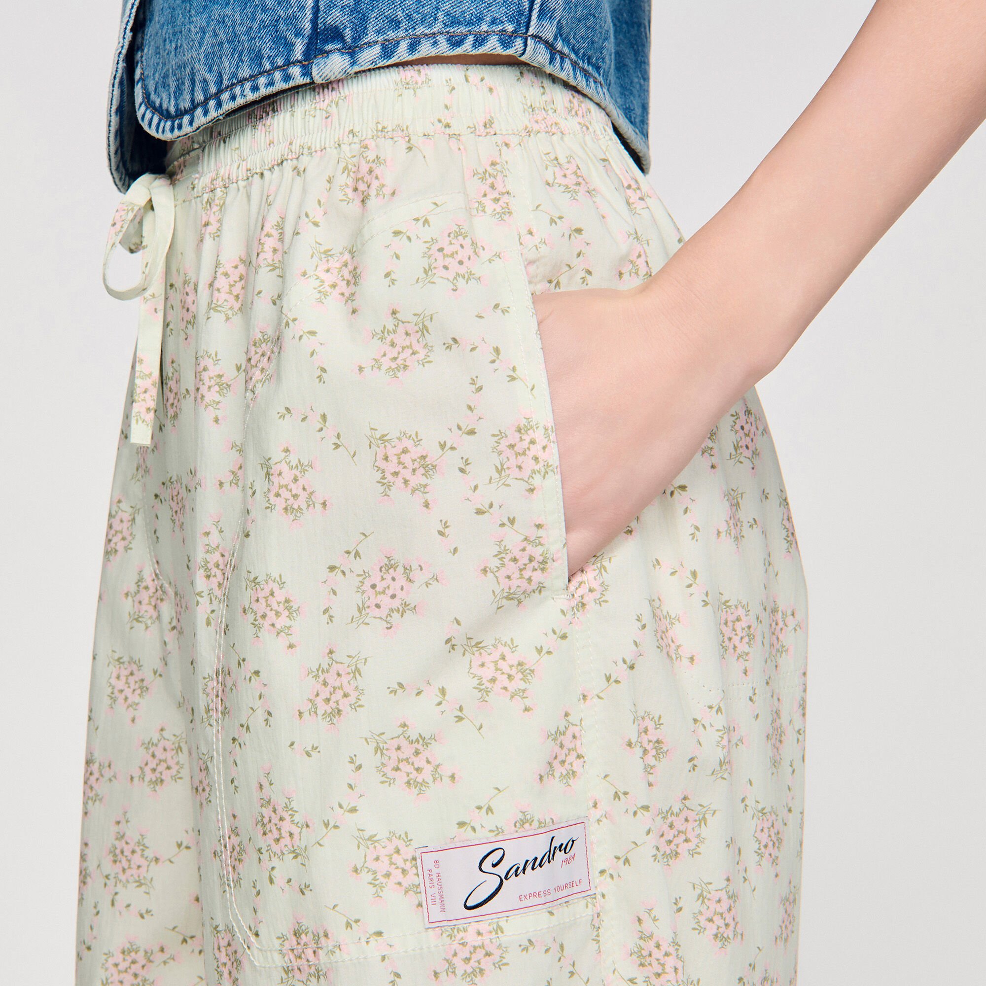 Veston court en jean &agrave; studs