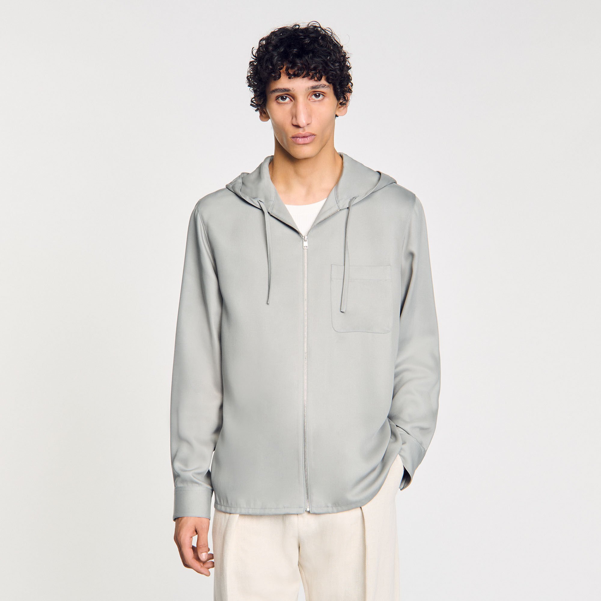 Chemise à capuche