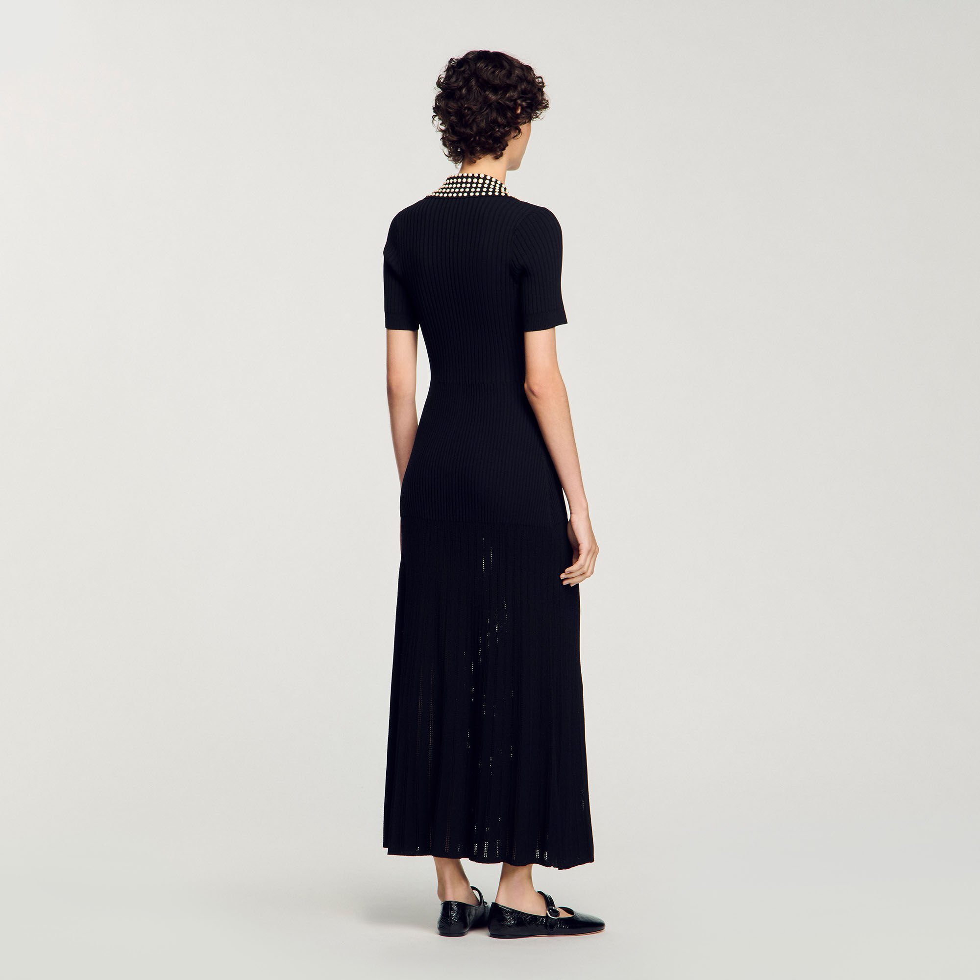 Robe longue en maille à studs