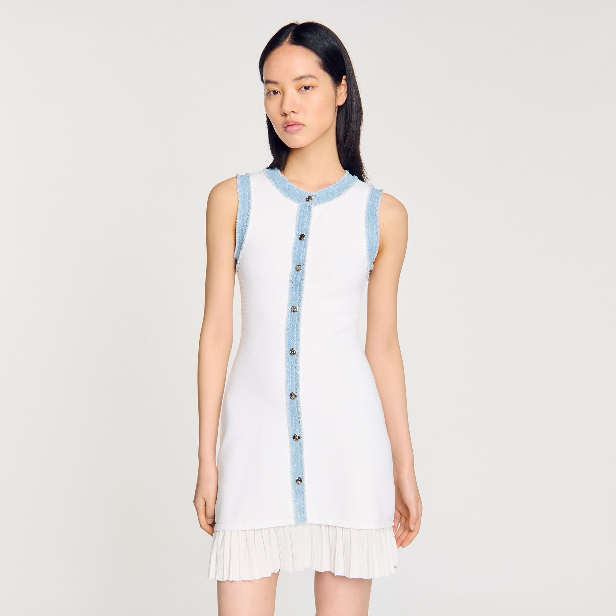 Robe courte en maille à volant