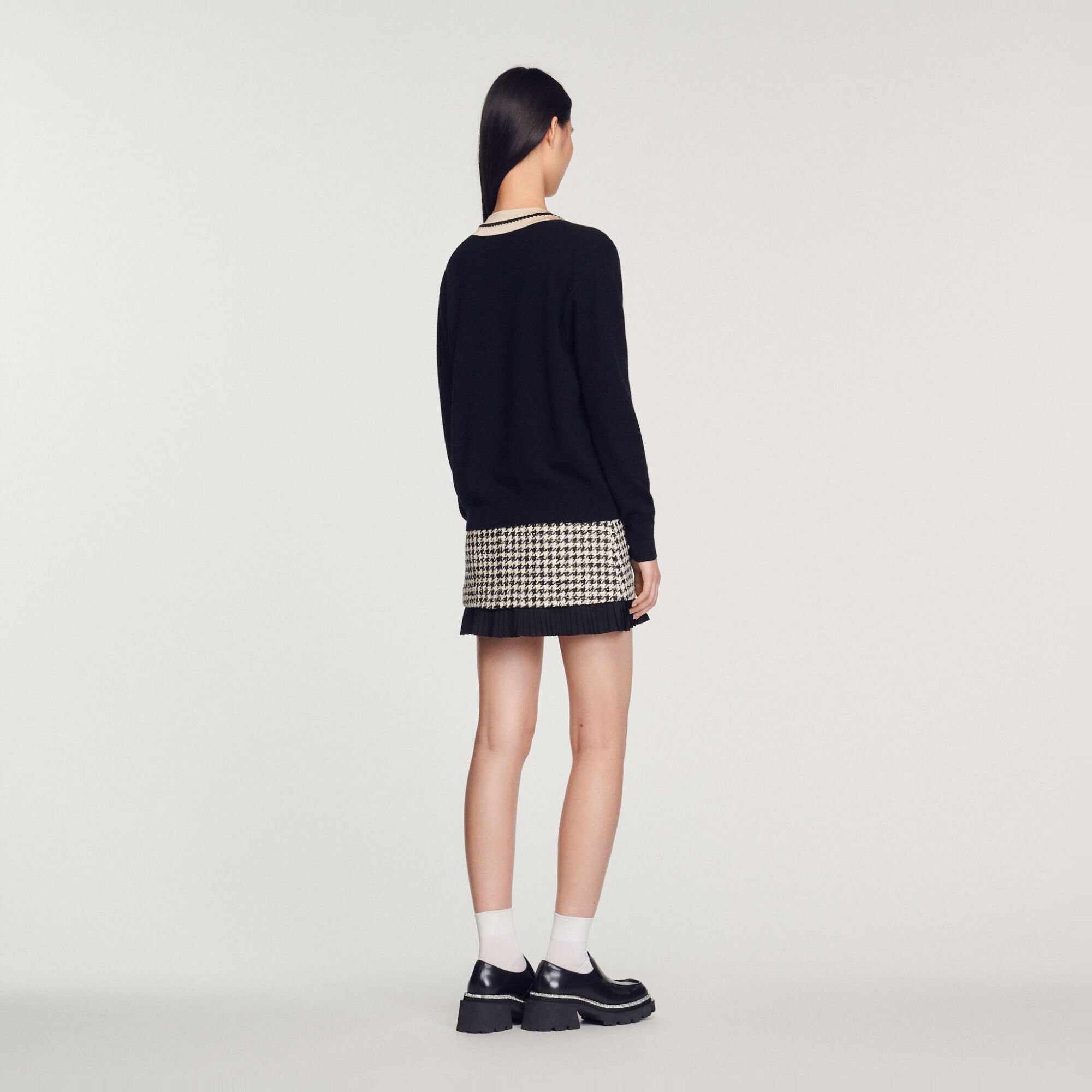 Pull au col V contrasté