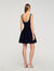 Robe courte à encolure strassée