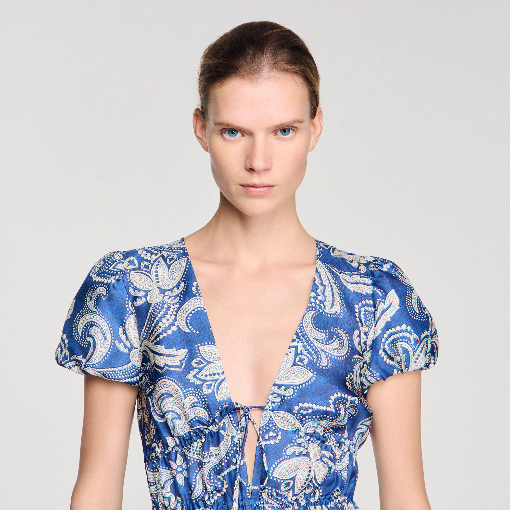 Robe courte &agrave; imprim&eacute; floral 