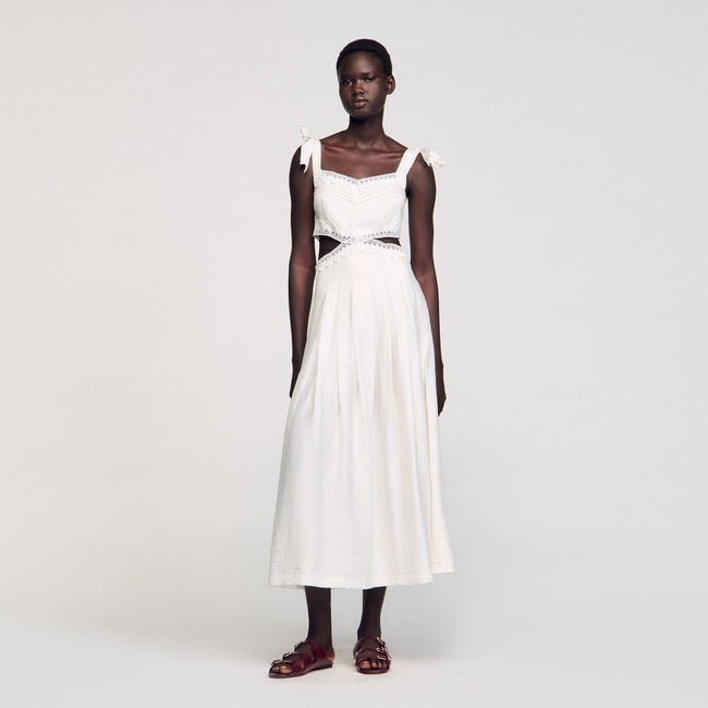 Robe longue à galons de dentelle