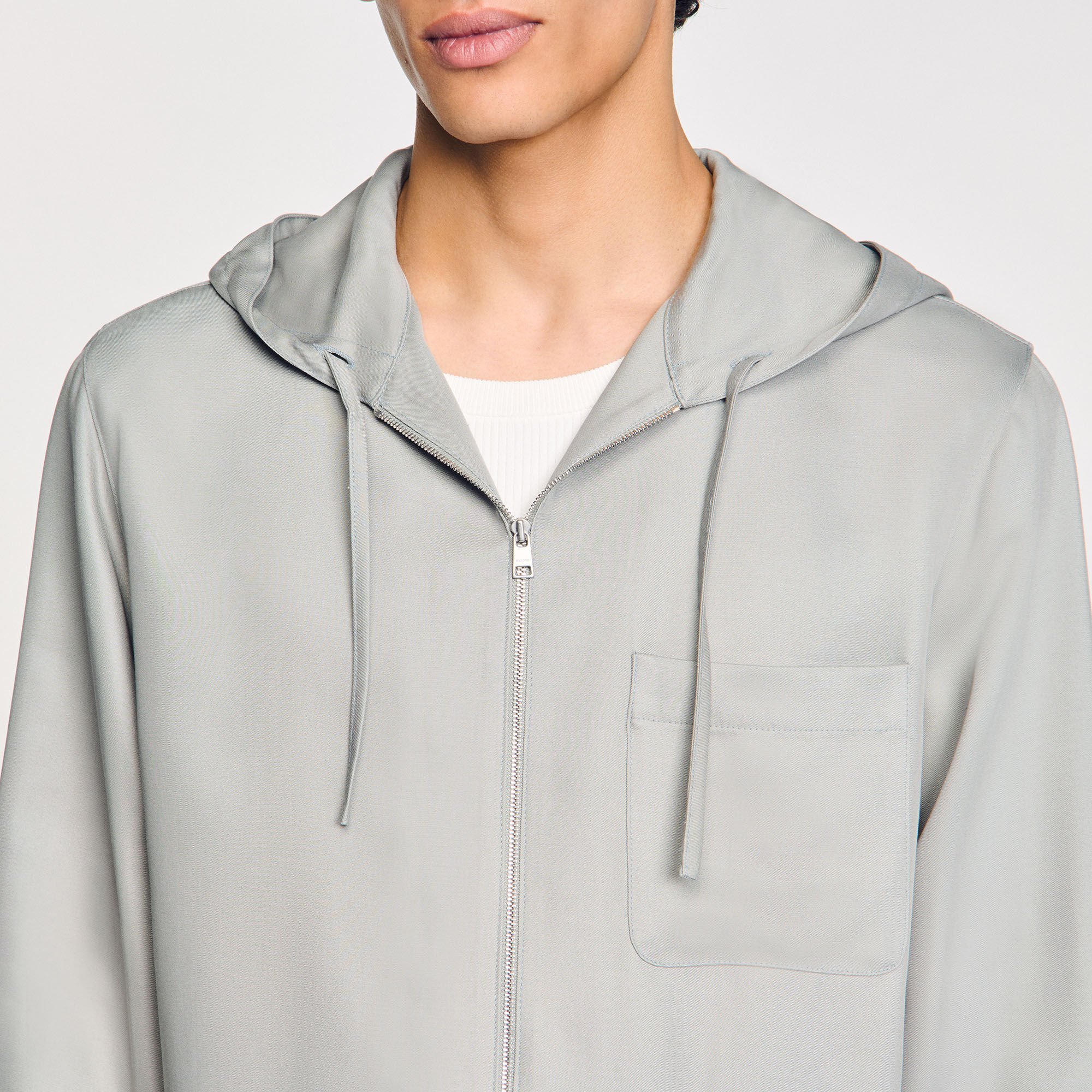 Chemise à capuche