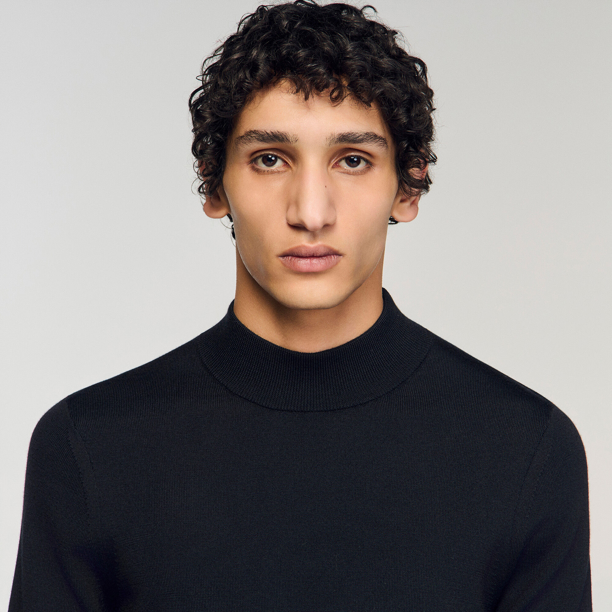 Pull en laine &agrave; col montant