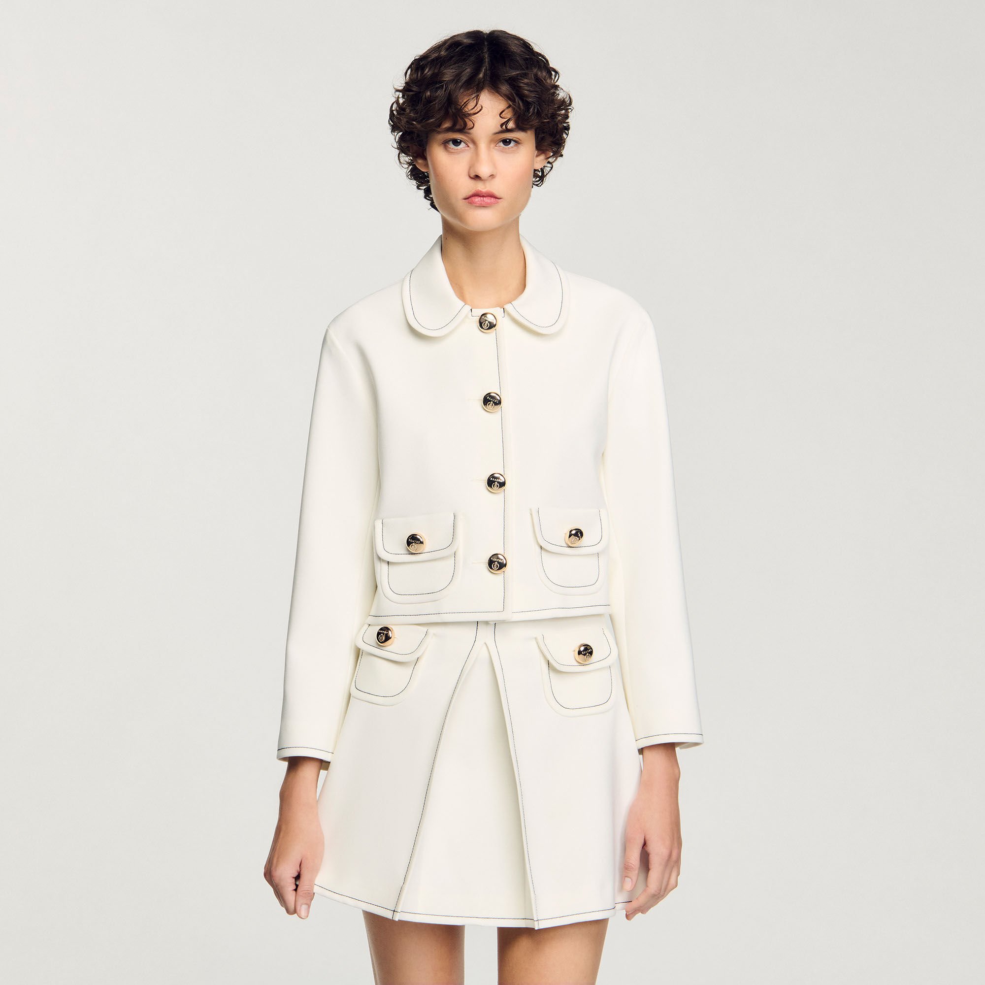 Veste courte à col claudine