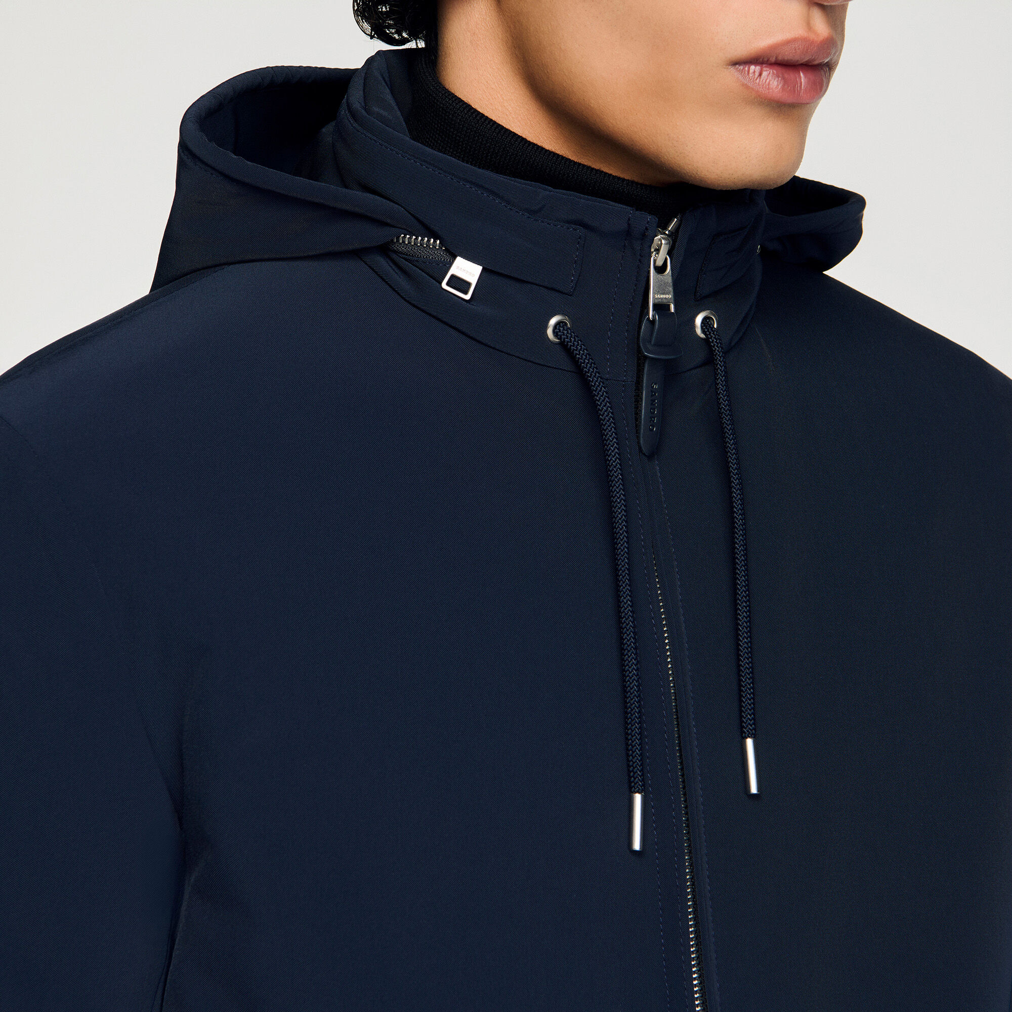 Blouson zipp&eacute; &agrave; capuche