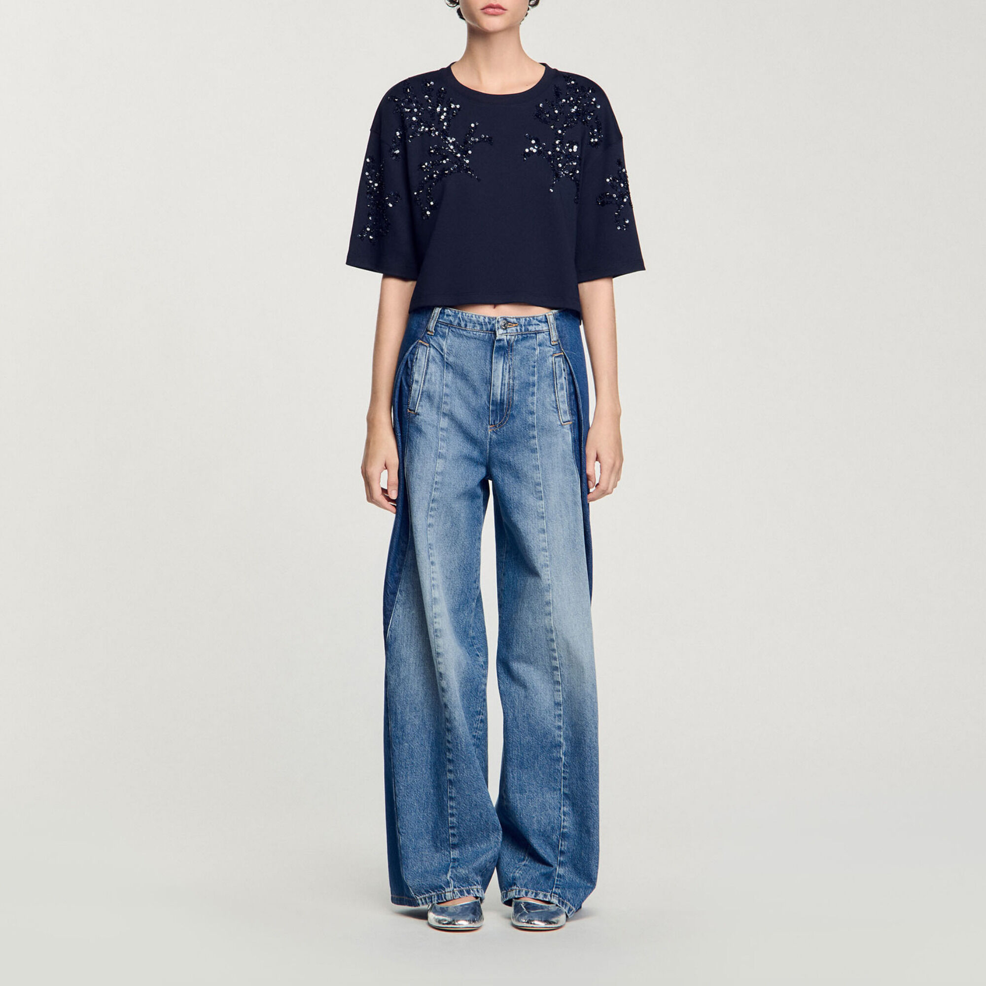 T-shirt &agrave; d&eacute;tails perl&eacute;s - Femme | Sandro Paris