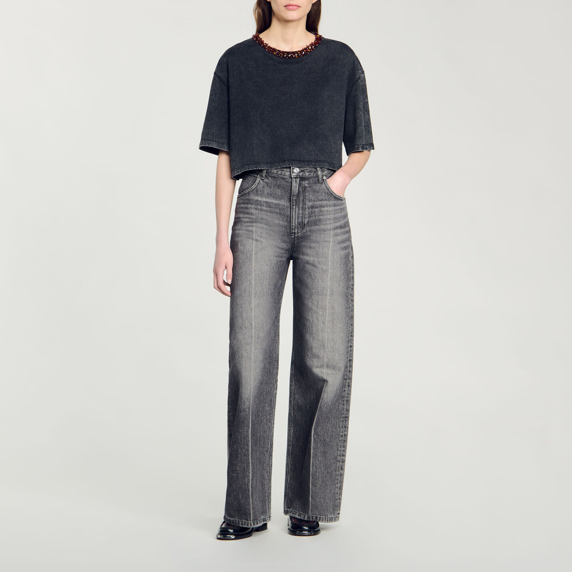 T-shirt court orn&eacute; de perles - Femme | Sandro Paris