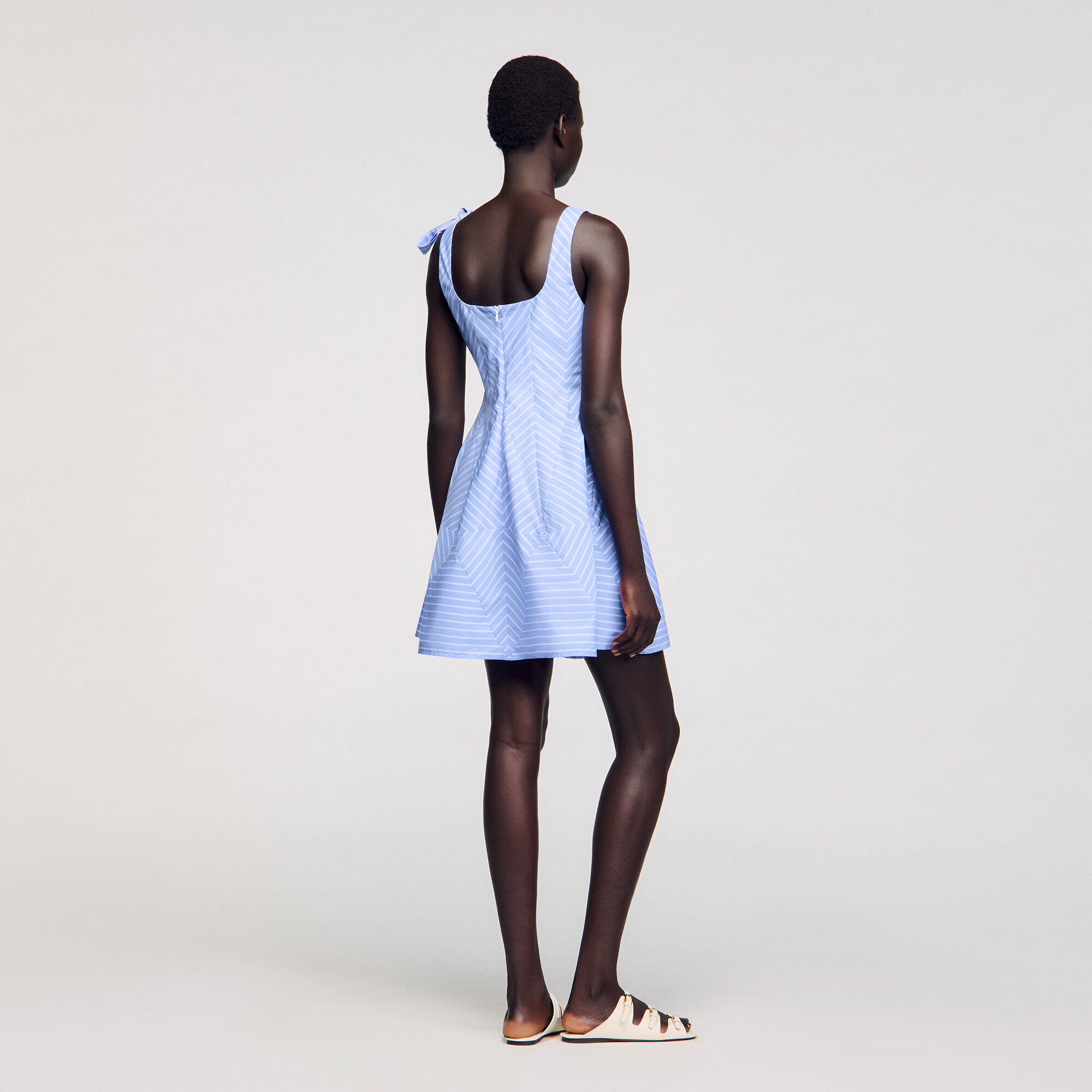 Robe courte à rayures