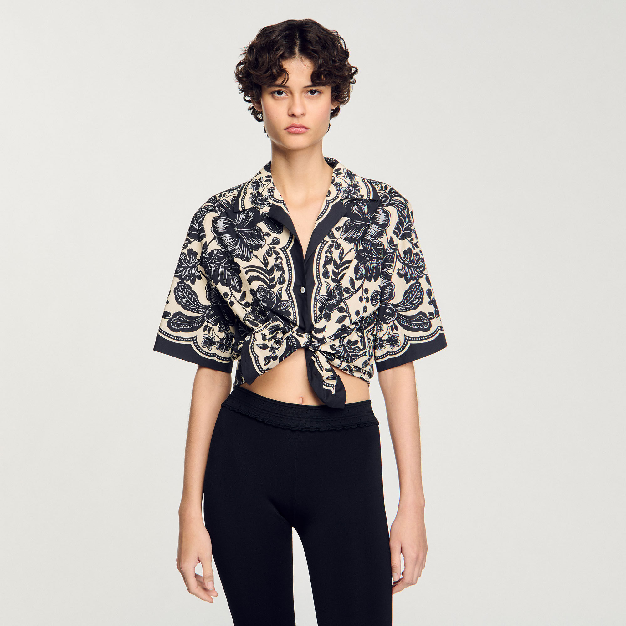Chemise à imprimé fleuri hawaïen