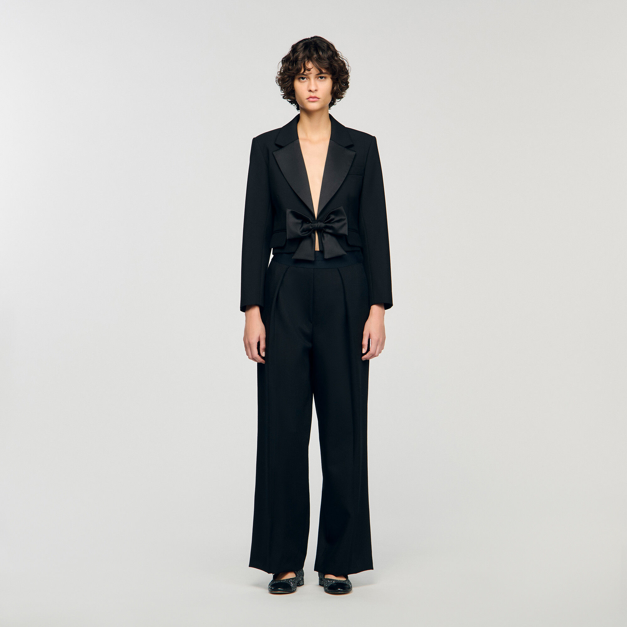 Veste courte à nœud satiné