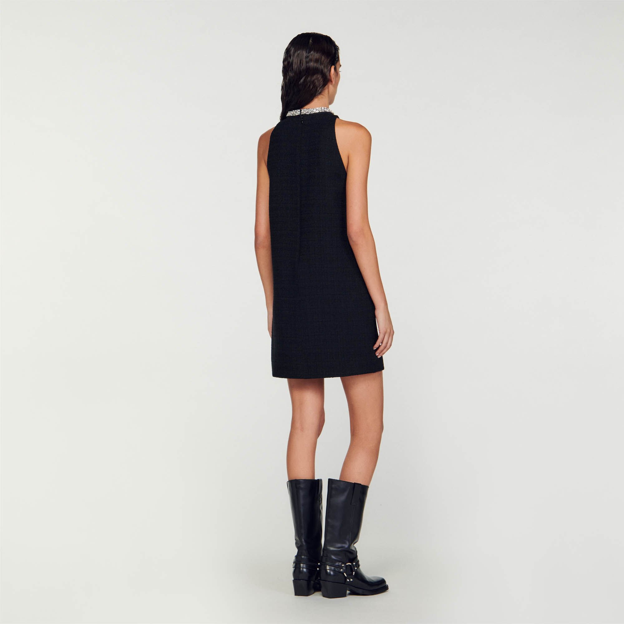 Robe à col bijoux