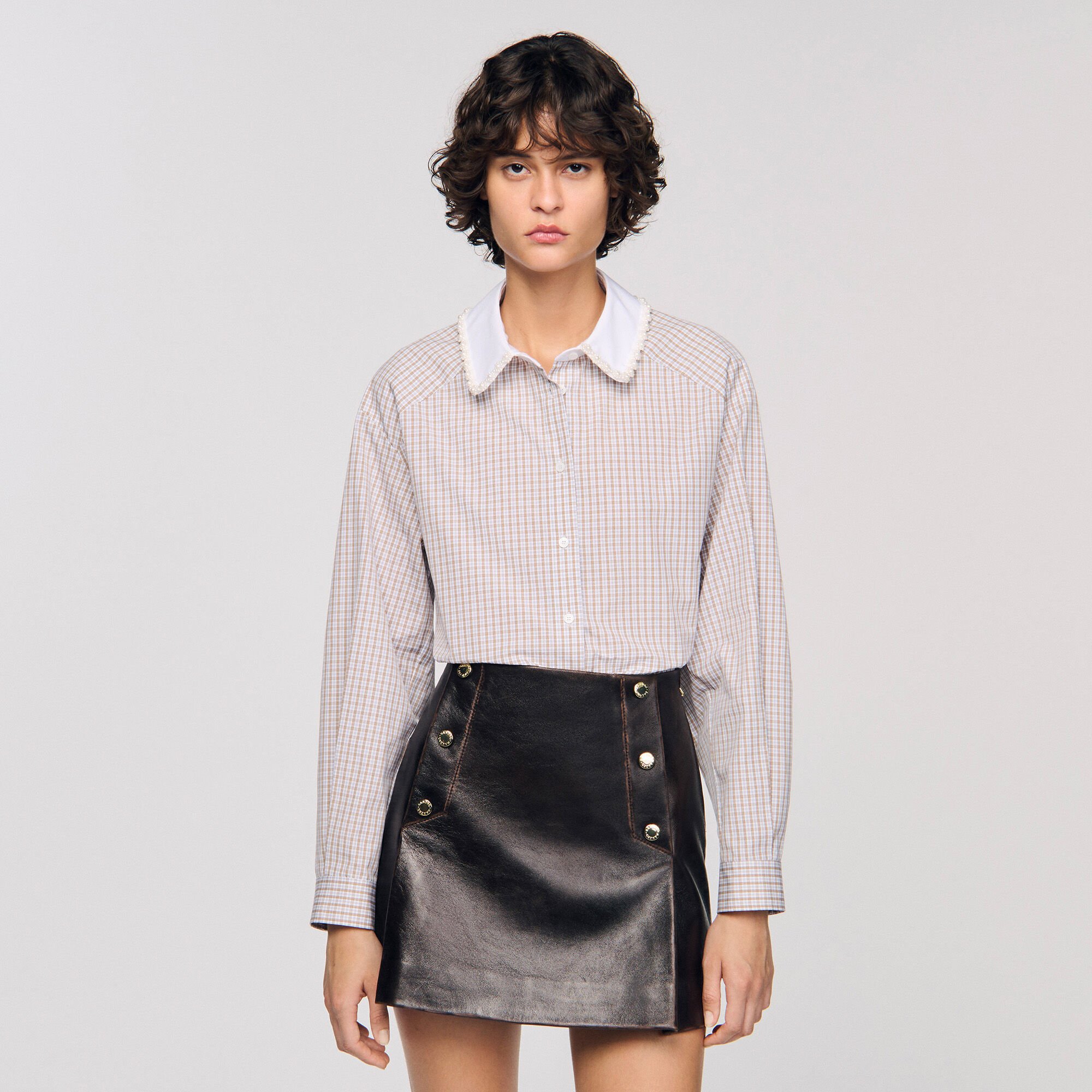 Chemise à carreaux et col perlé