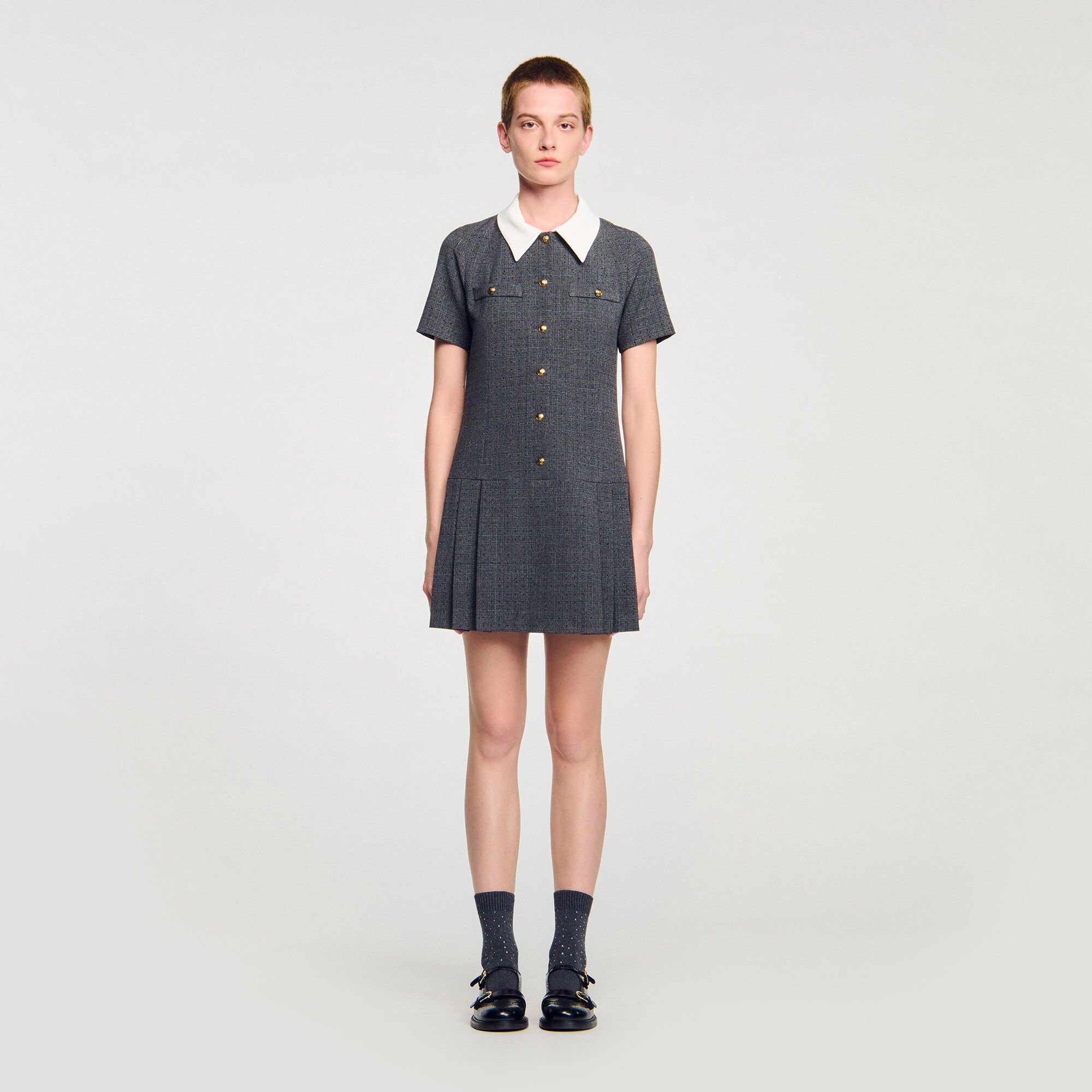 Robe courte plissée strassée