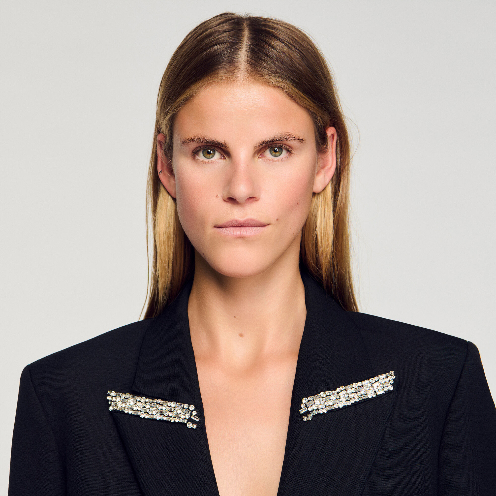 Veste à col strassé