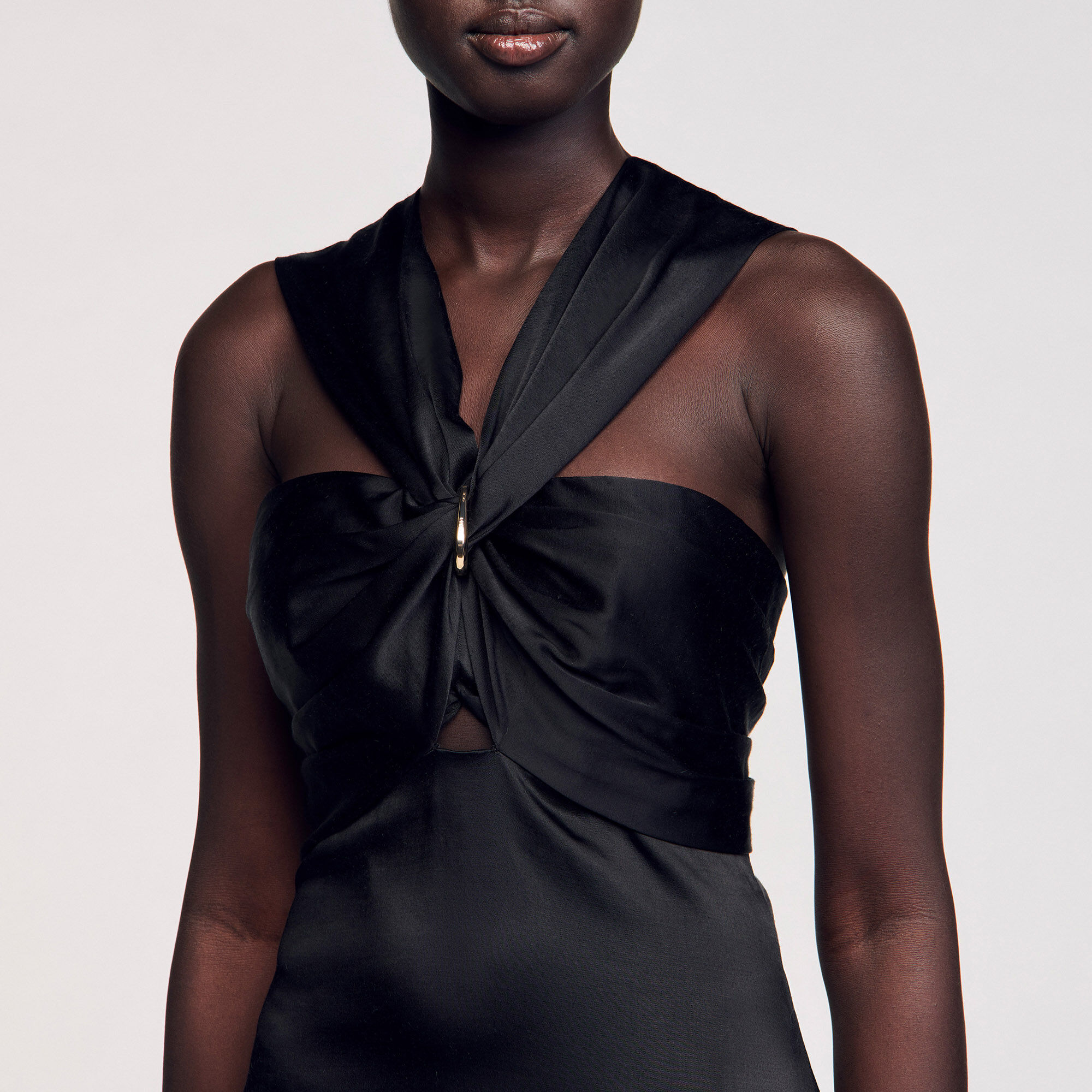 Robe longue  satinée fendue