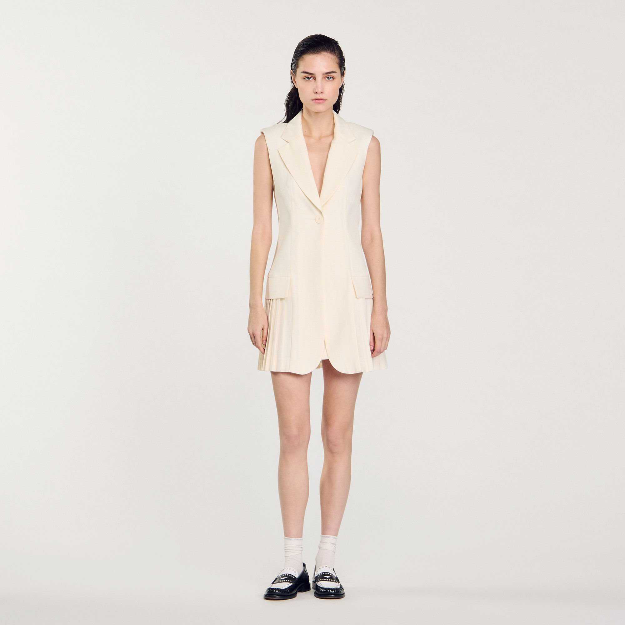 Robe courte tailleur plissée 