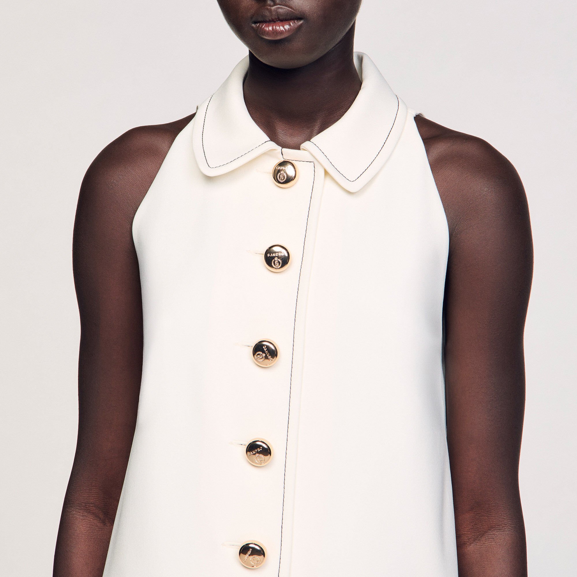 Robe courte à col claudine