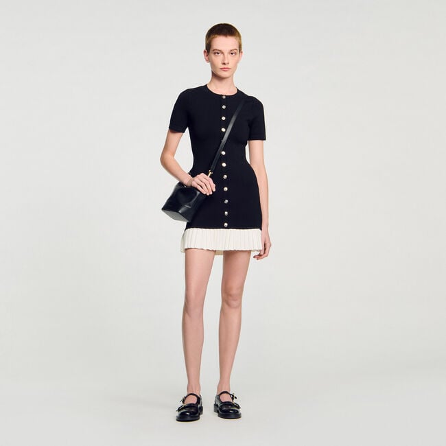 Robe courte en maille à volant