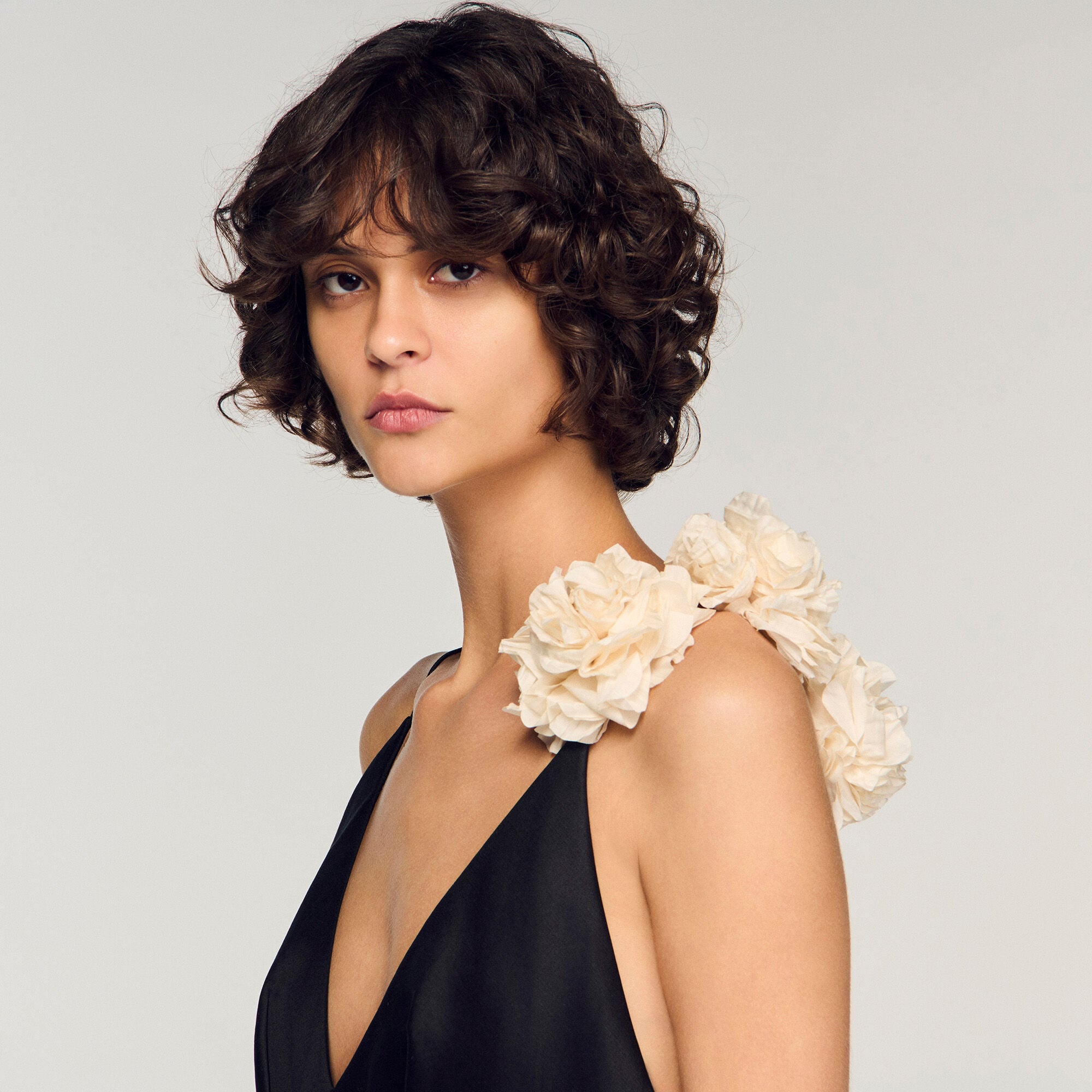 Robe courte &agrave; volant