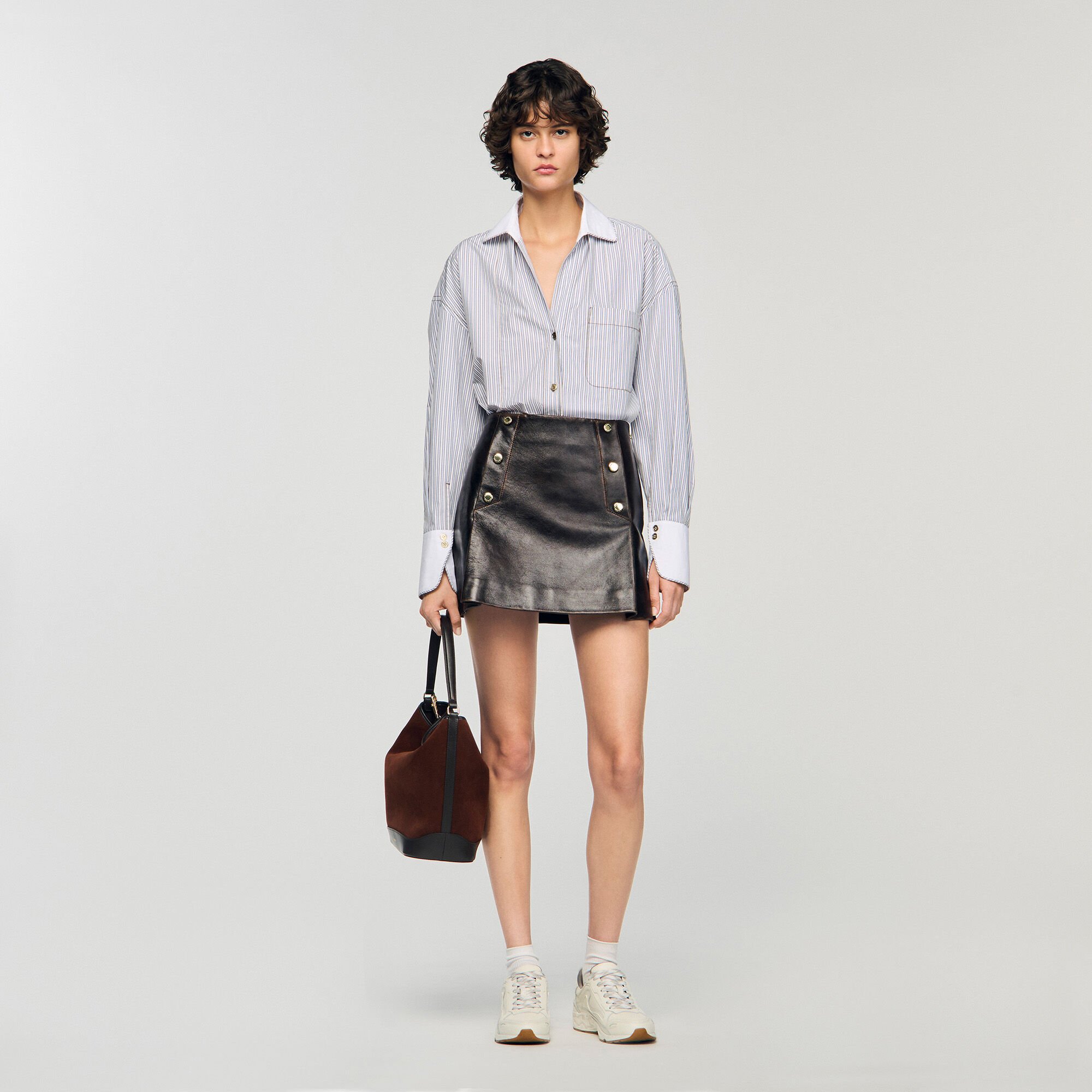 Jupe courte en cuir vieilli