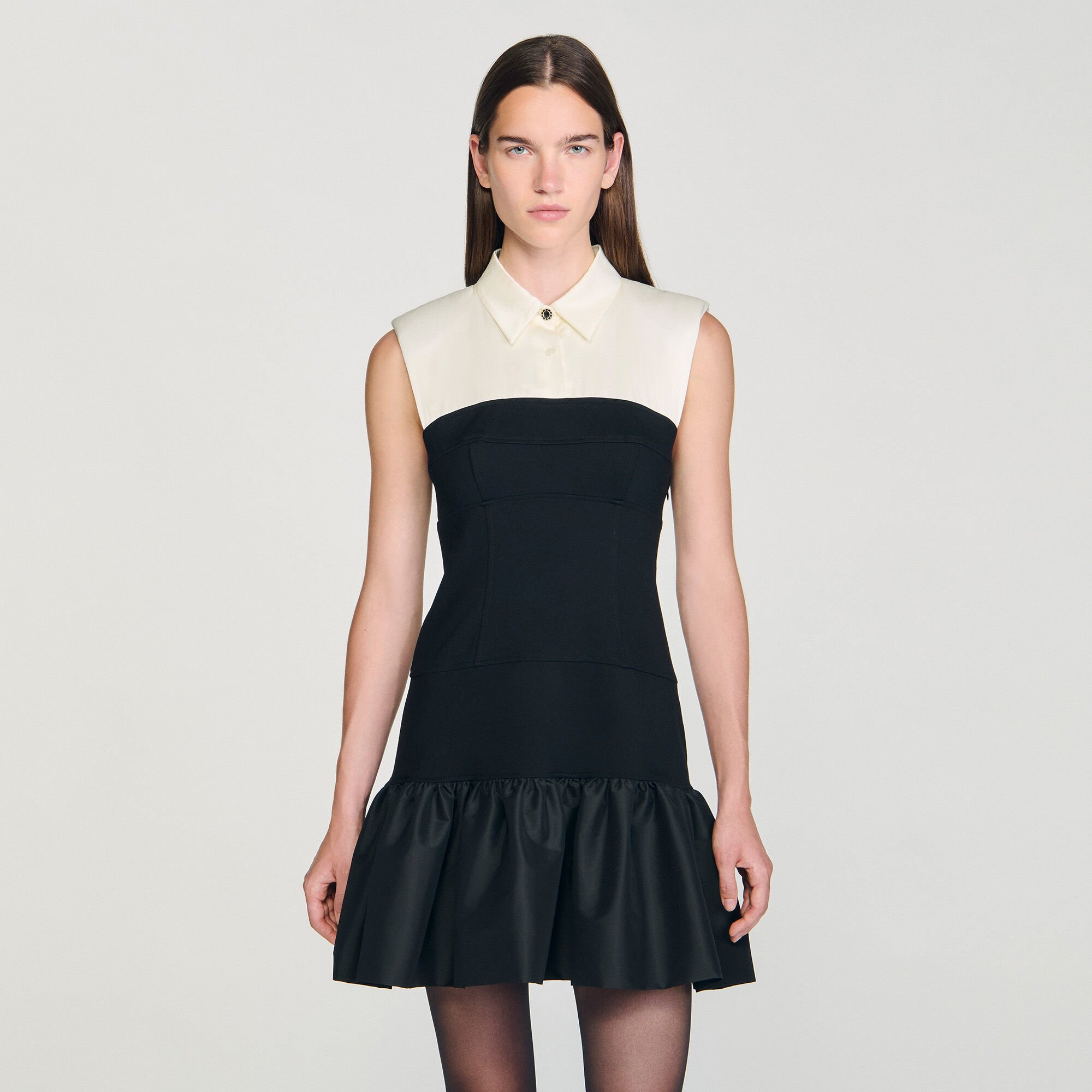 Robe courte bicolore volantée
