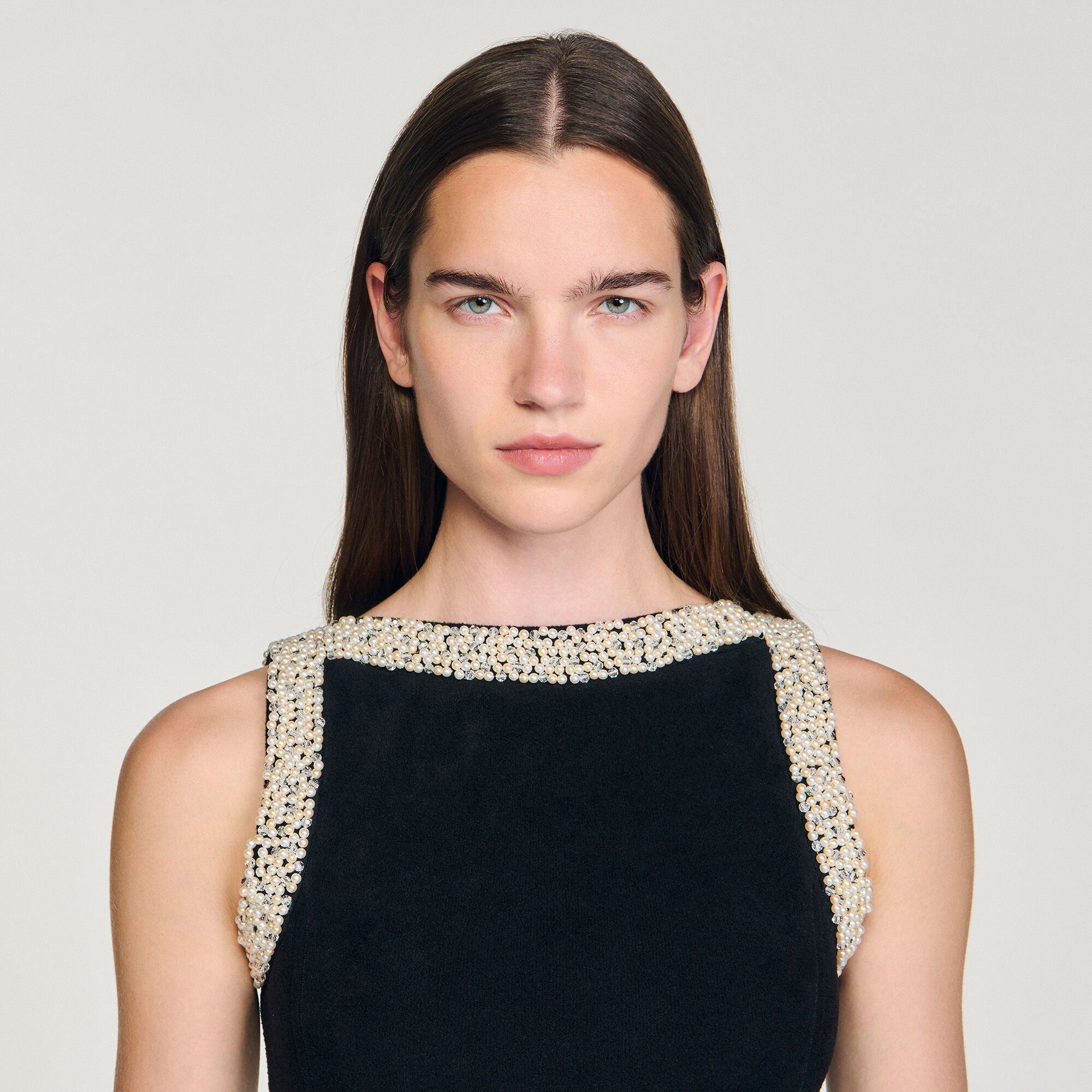 Robe courte perlée