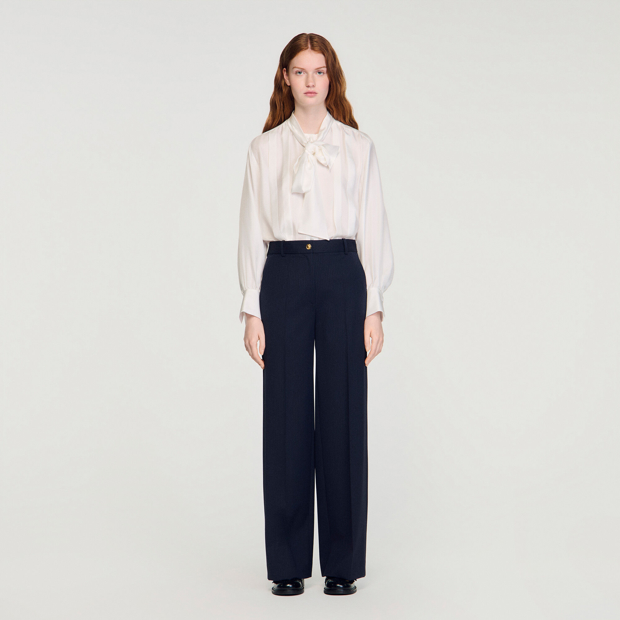 Pantalon &agrave; fines rayures