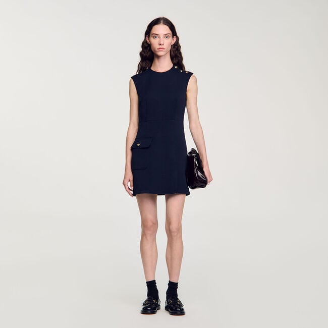 Robe courte à boutons