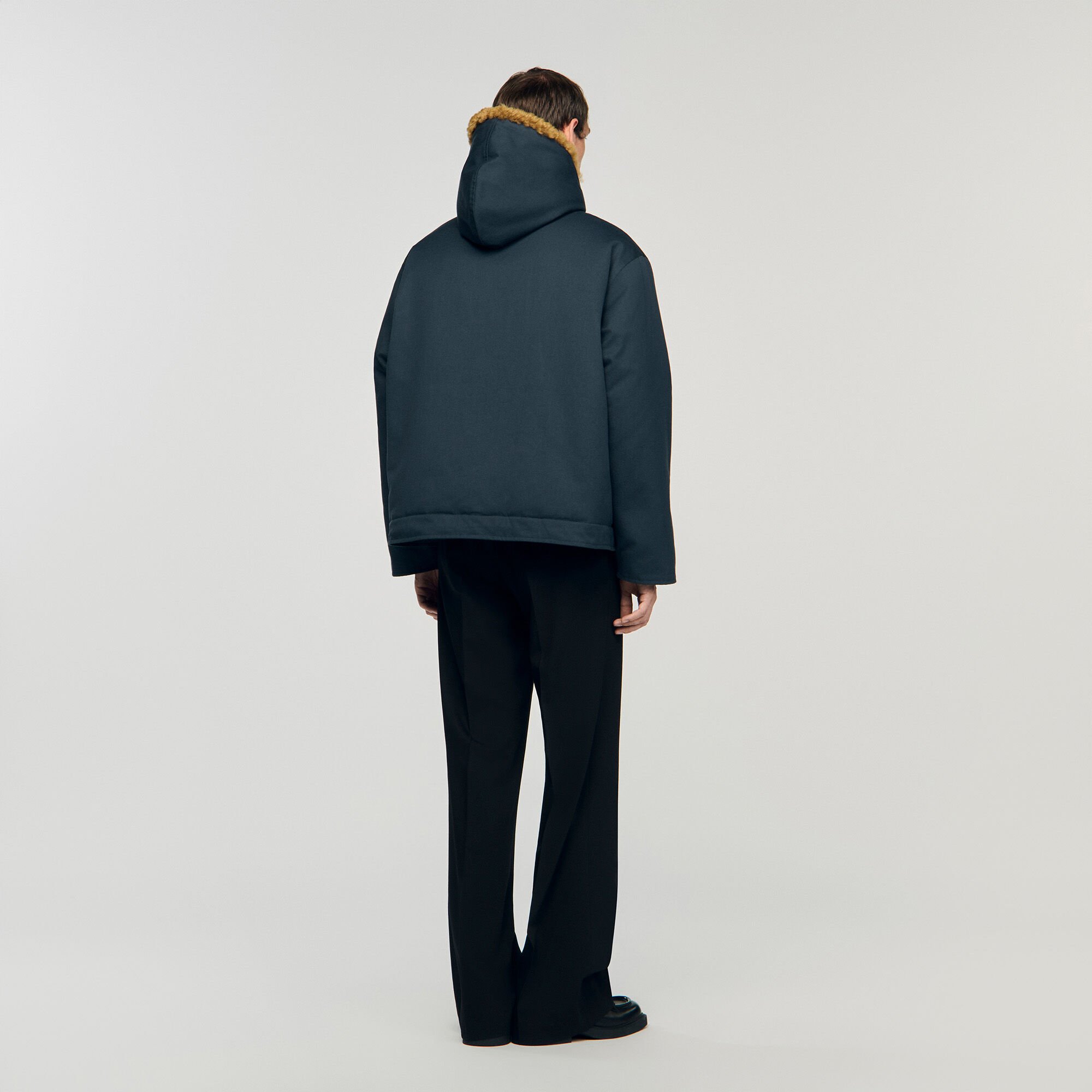 Parka en coton avec une capuche