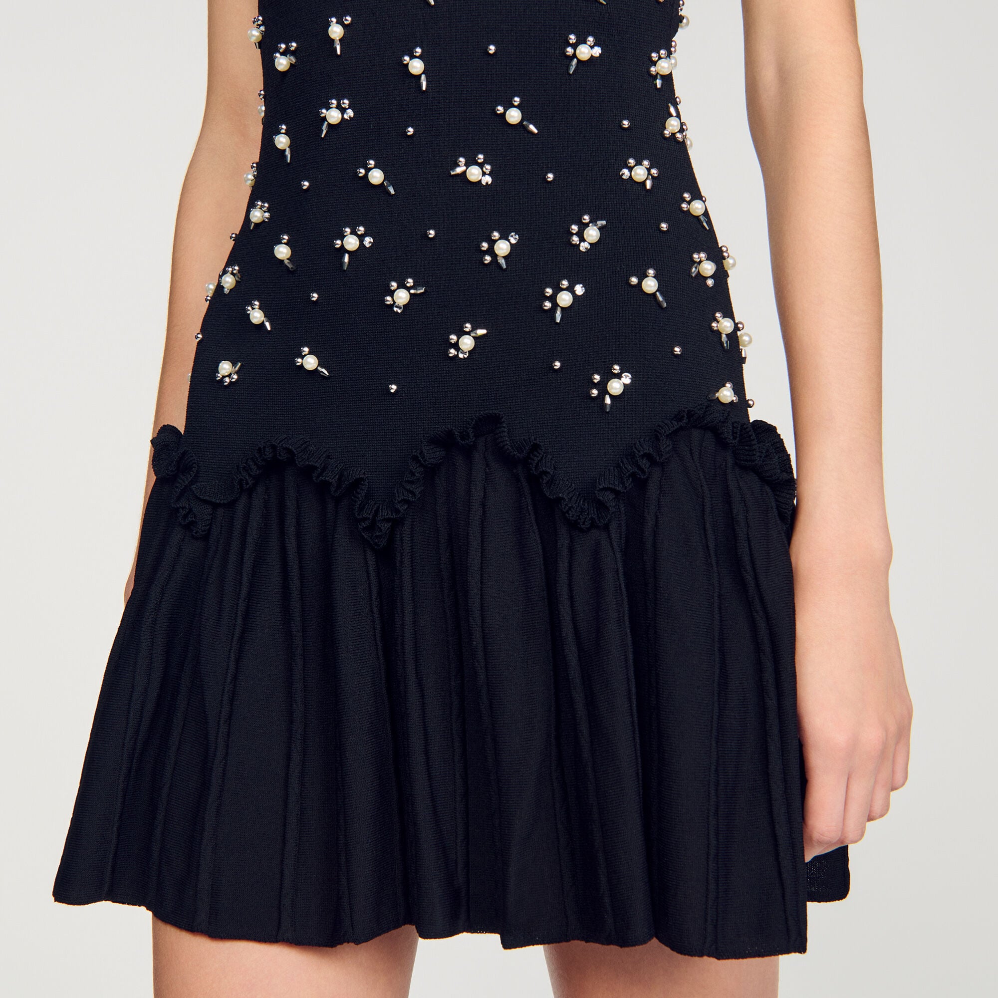 Robe courte en velours &agrave; perles - Femme | Sandro Paris