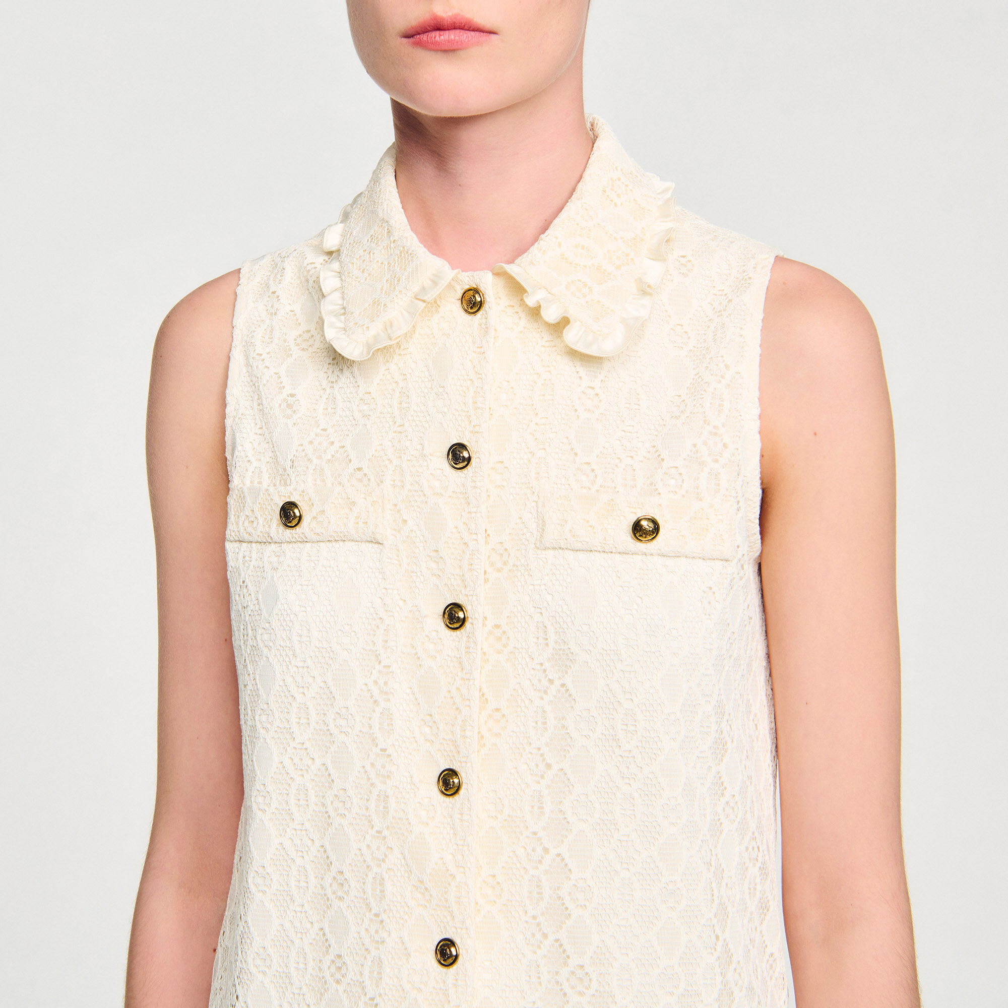 Robe courte en dentelle 