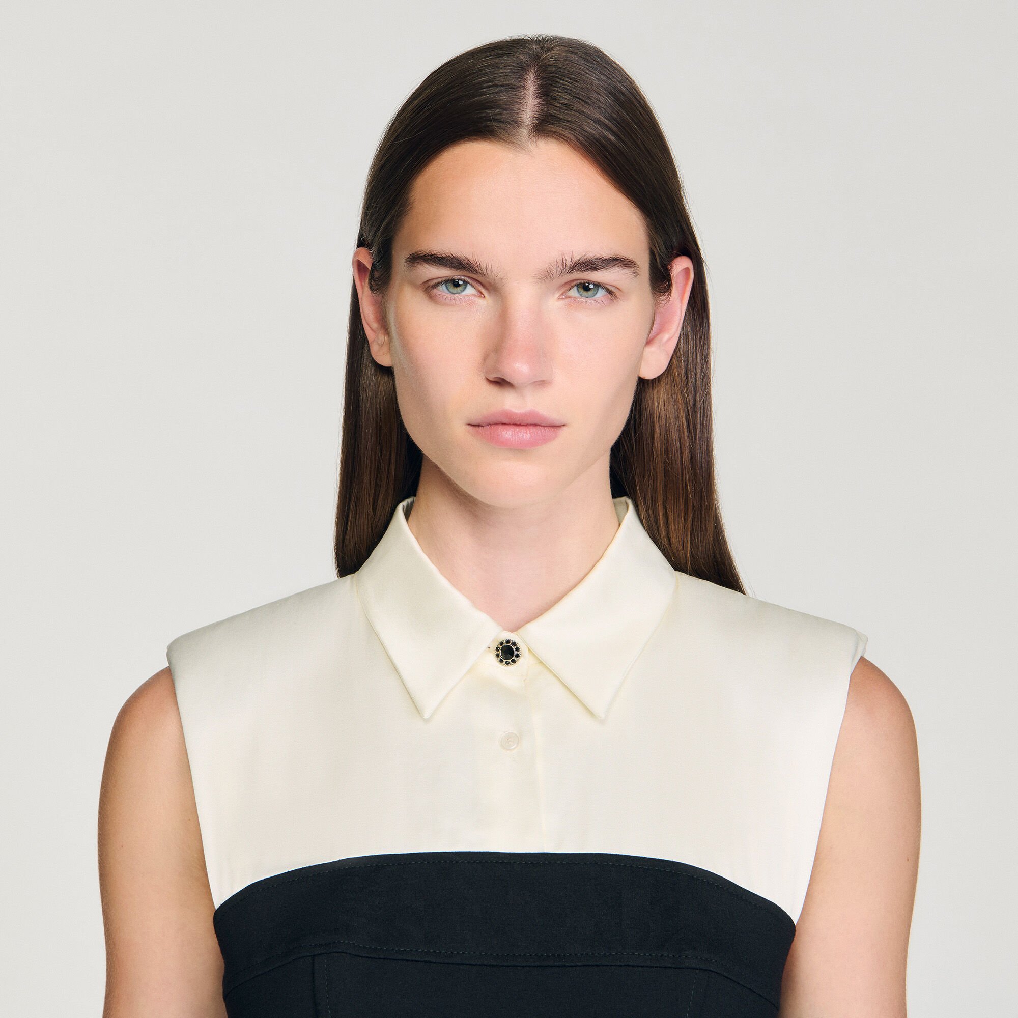 Robe courte bicolore volantée