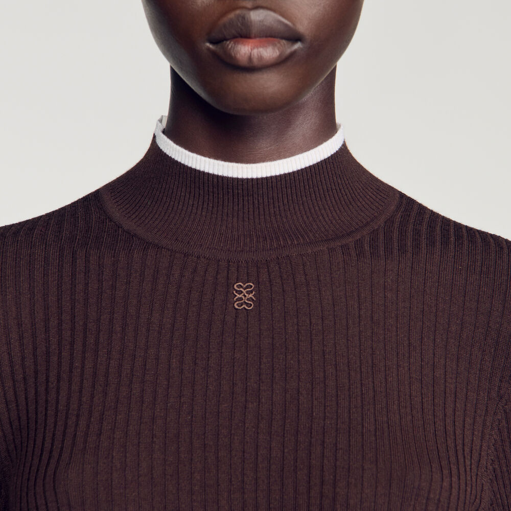 Sandro Rollkragenpullover aus Rippstrick – Braun – Ansicht 3