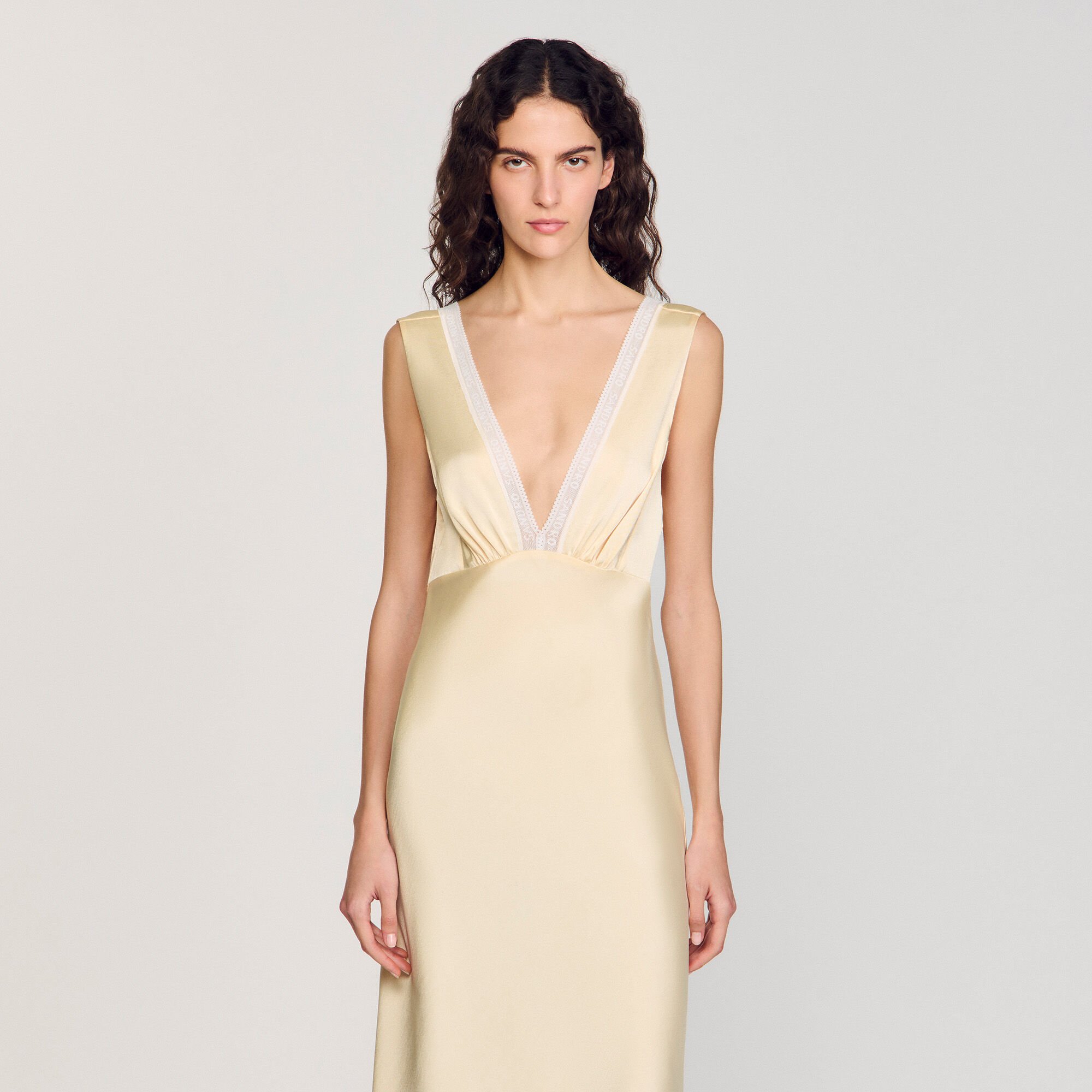 Robe longue satinée