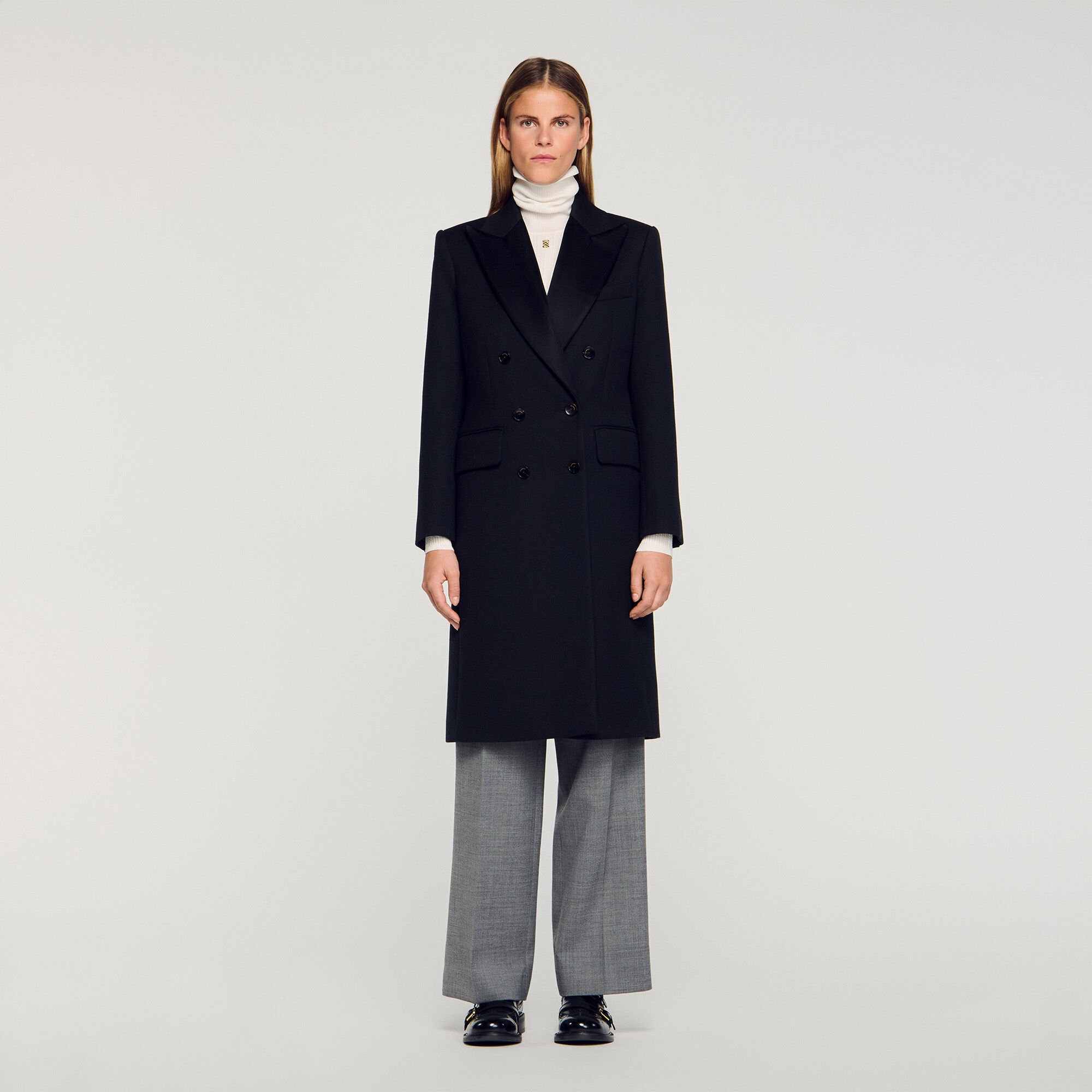 Manteau long à revers satinés