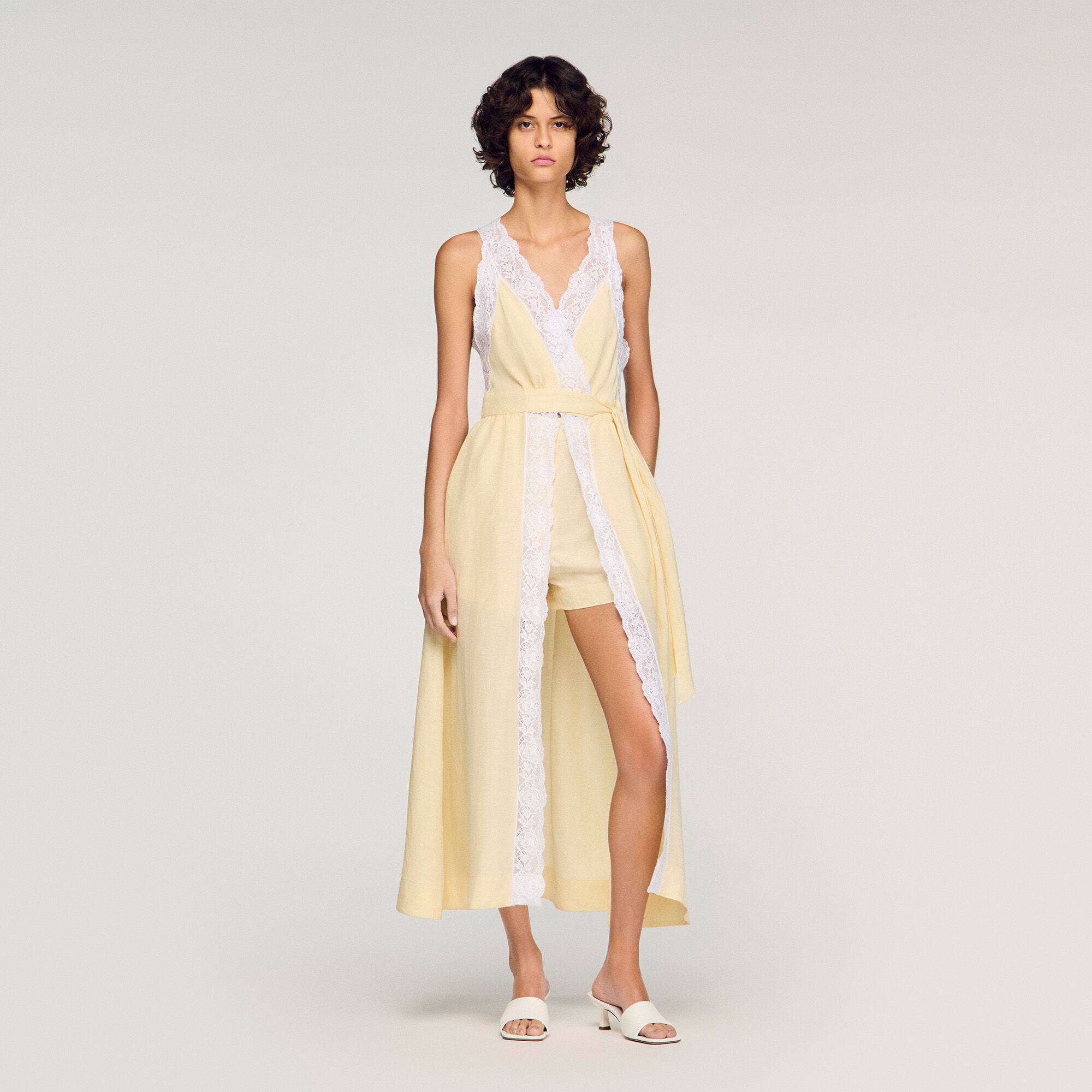 Robe longue en lin &agrave; galon