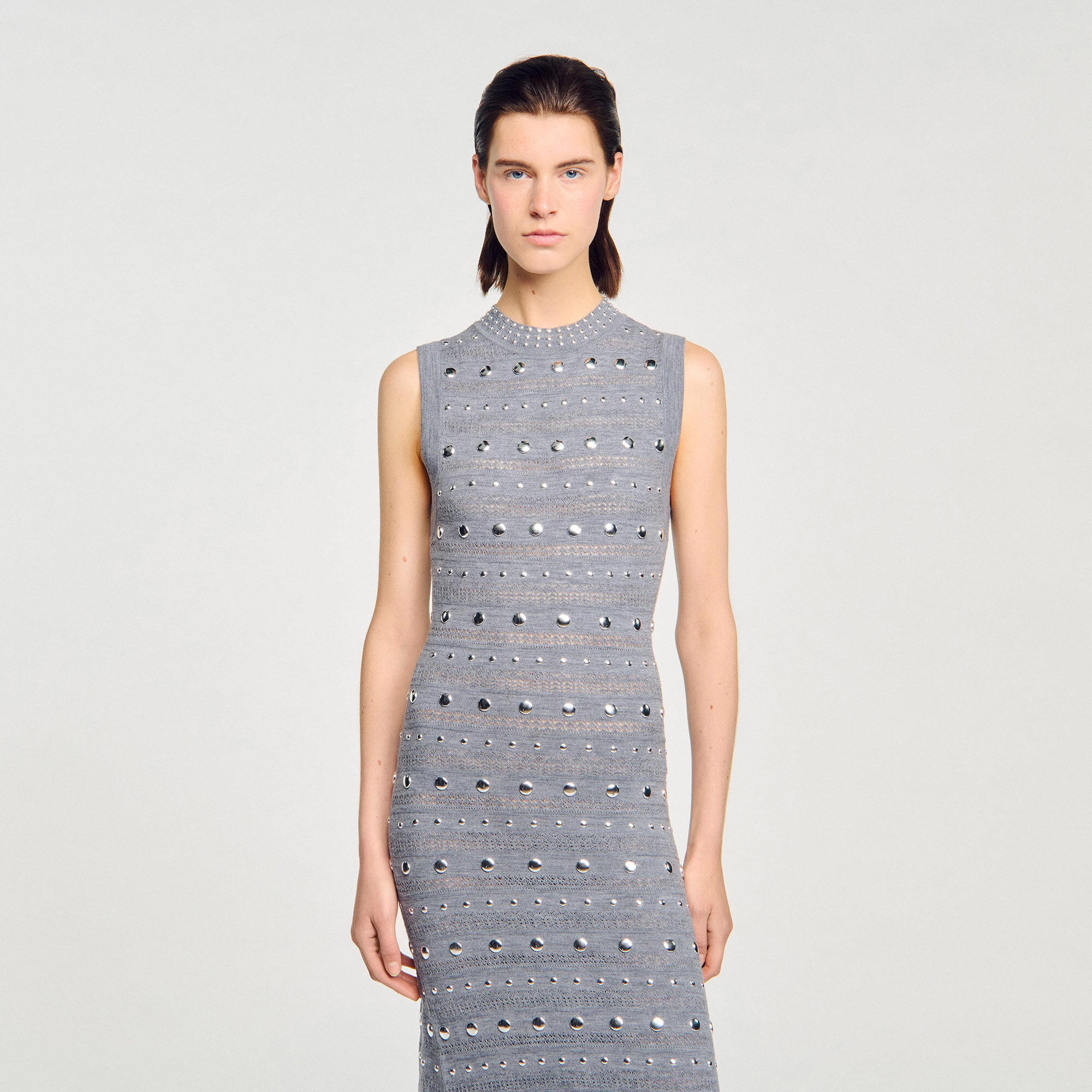 Robe longue en maille à studs