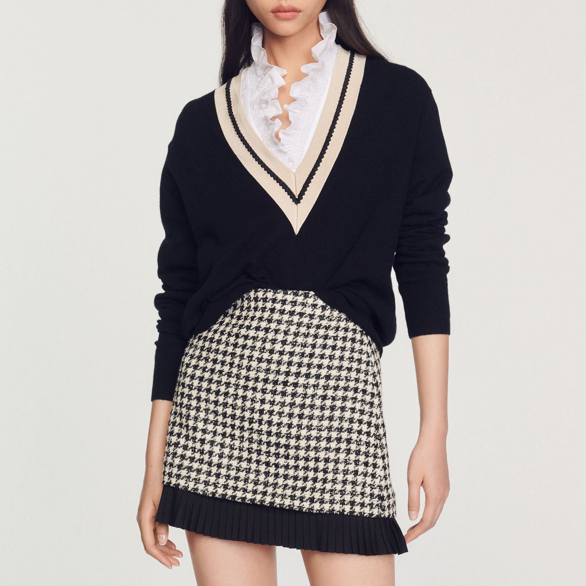 Pull au col V contrasté