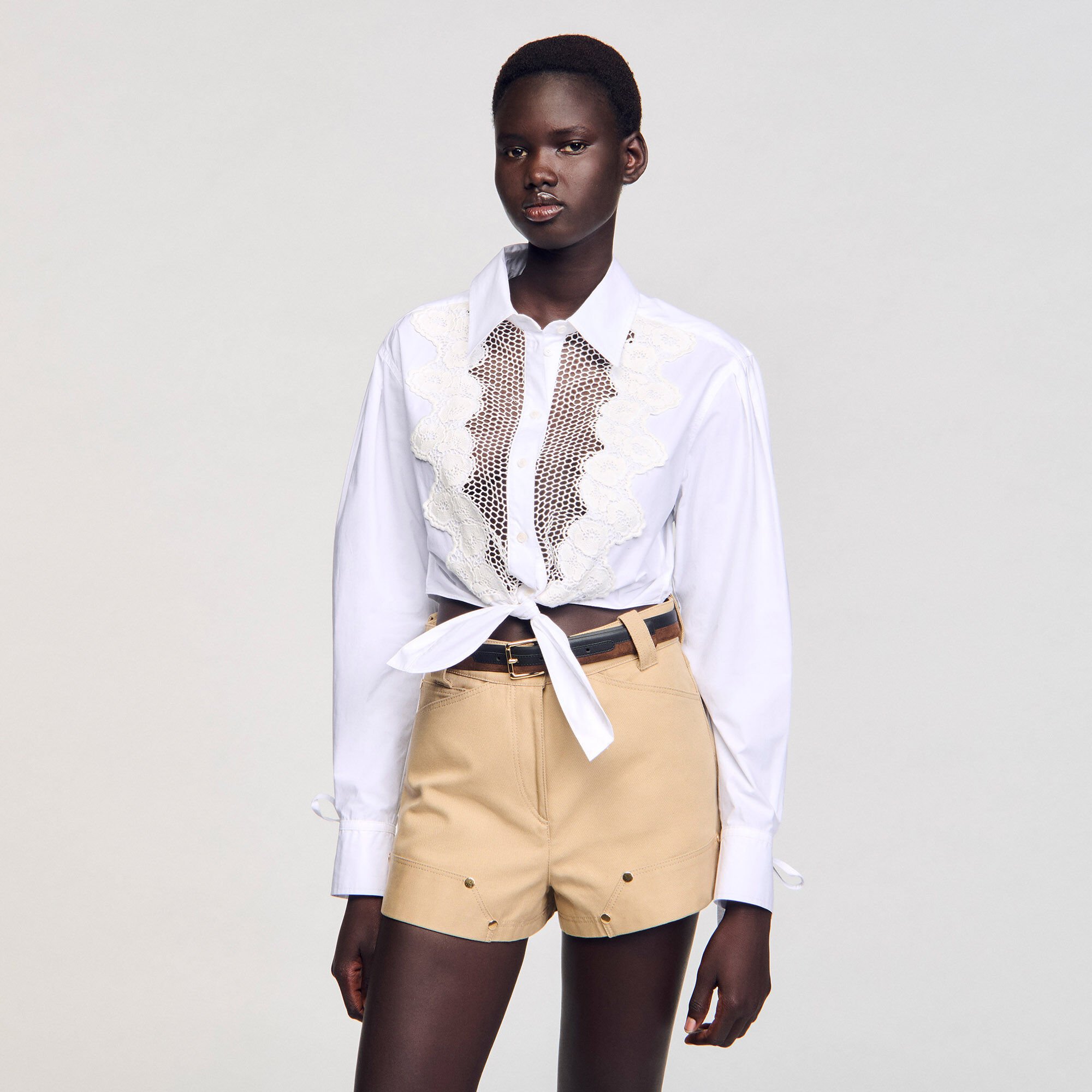 Chemise à plastron en dentelle