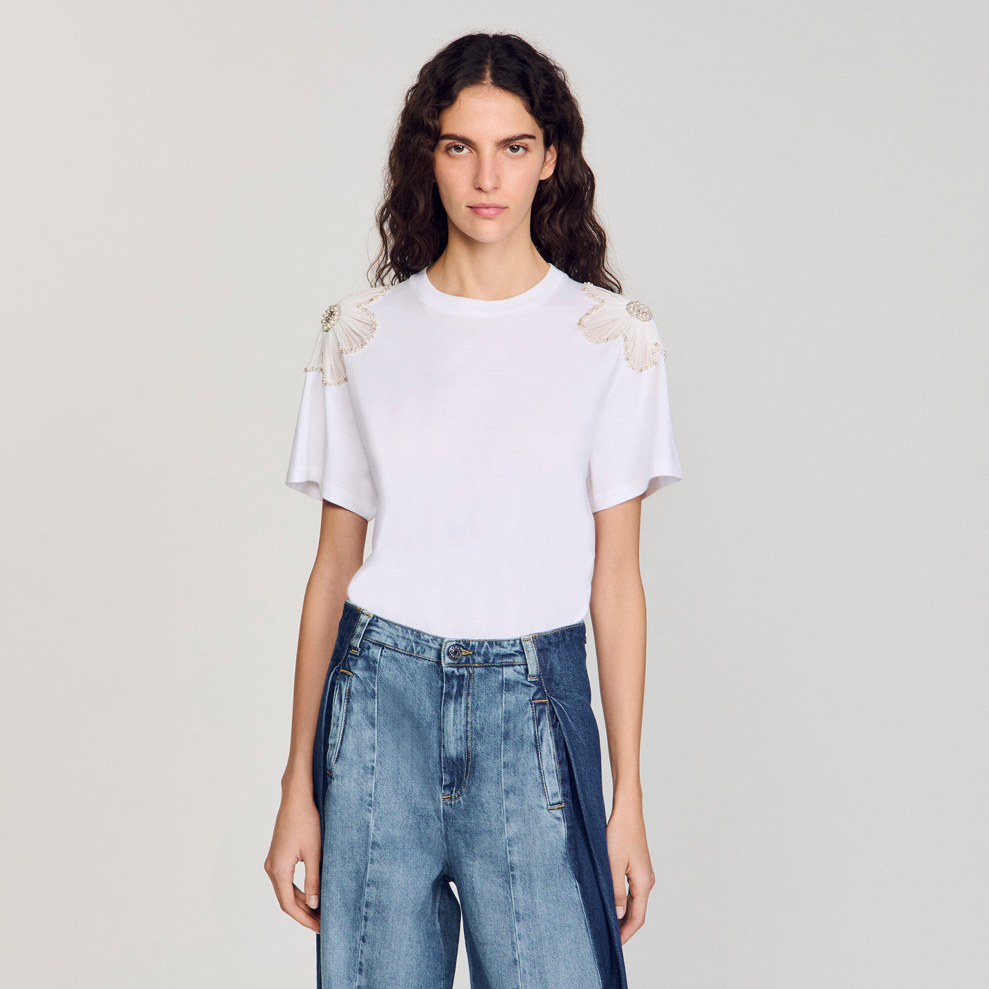 T-shirt à fleurs brodées